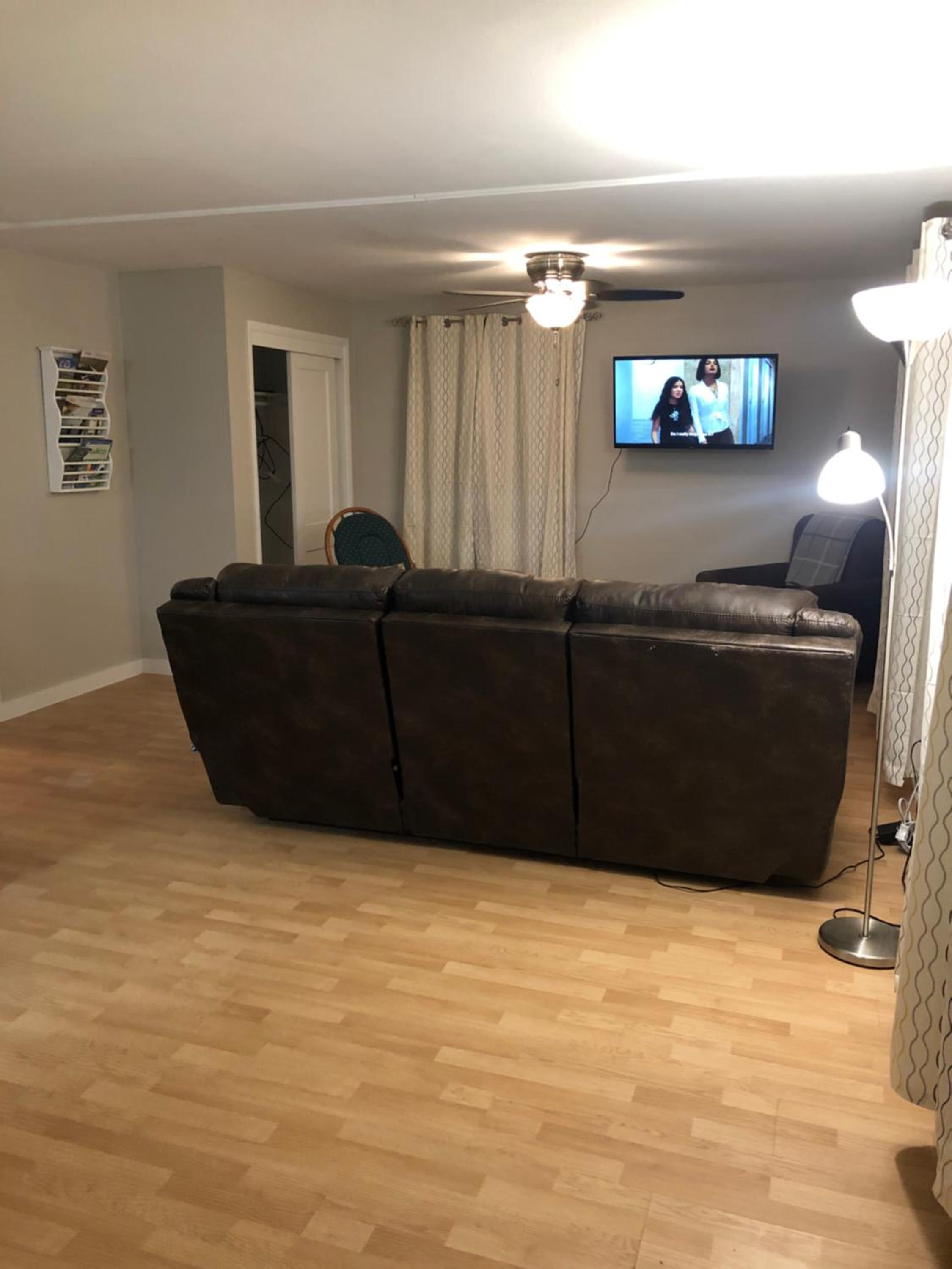 Two-Bedroom Apartment - Photo 16