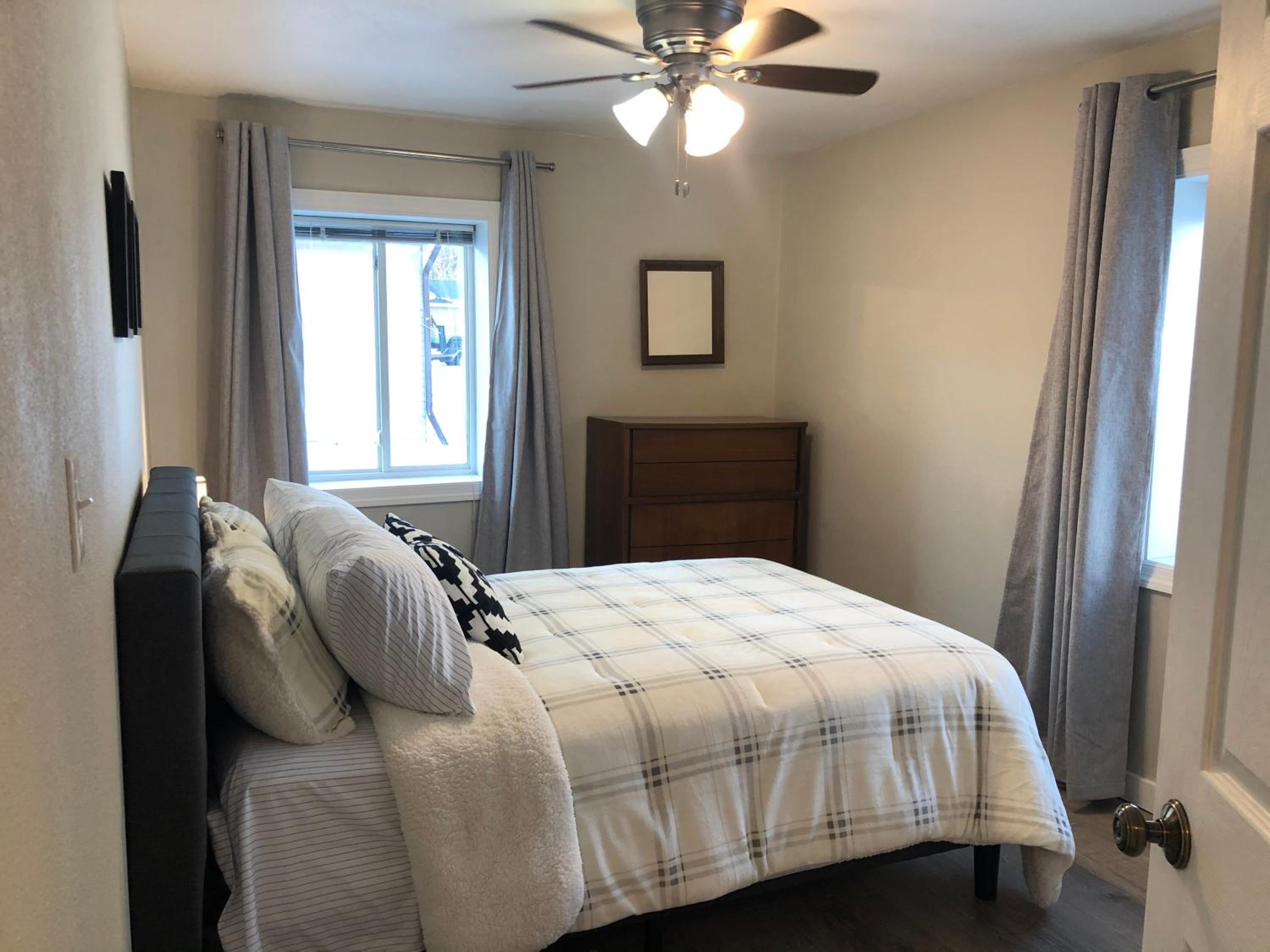 Two-Bedroom Apartment - Photo 12