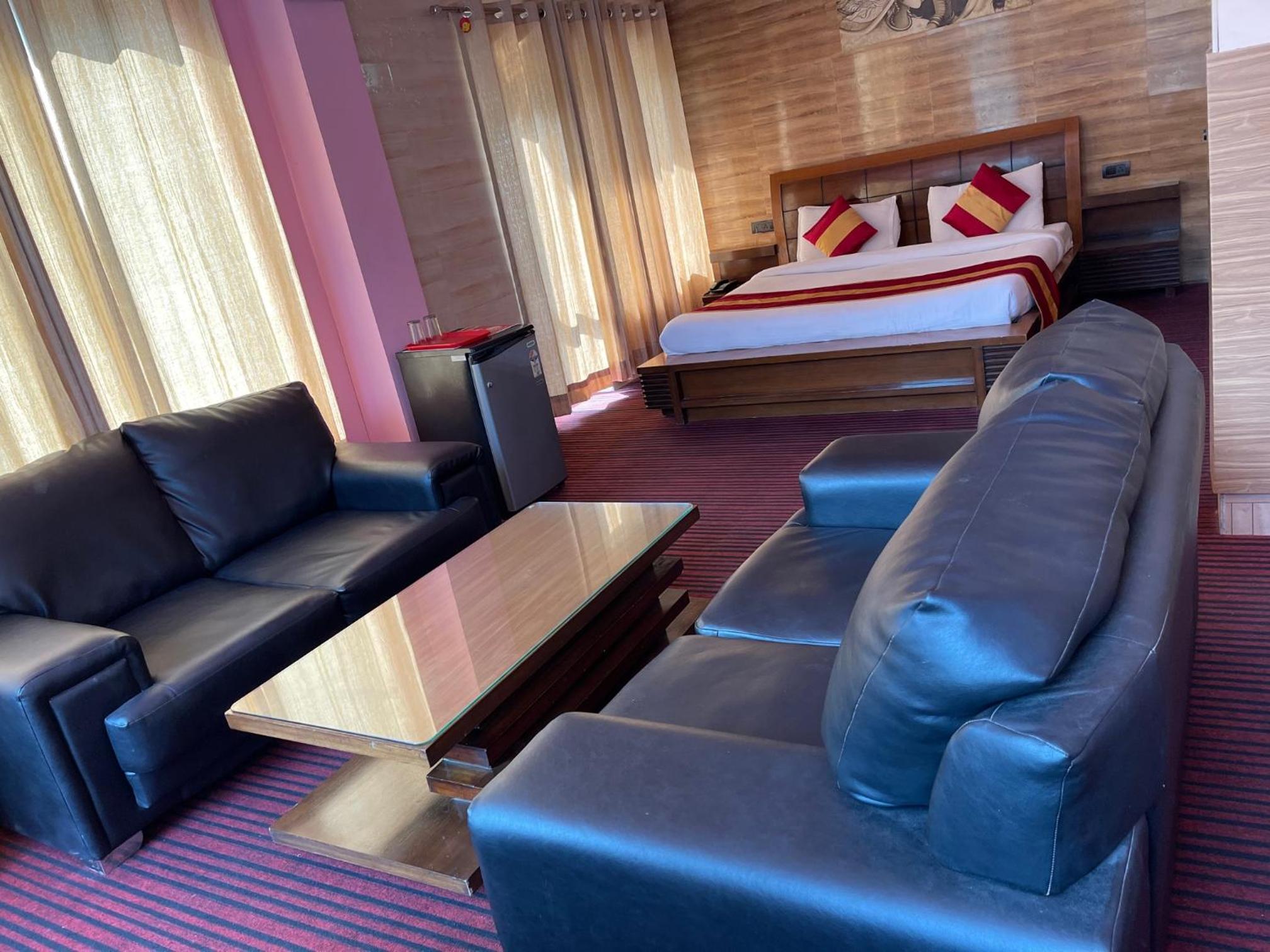 Suite With Mountain View