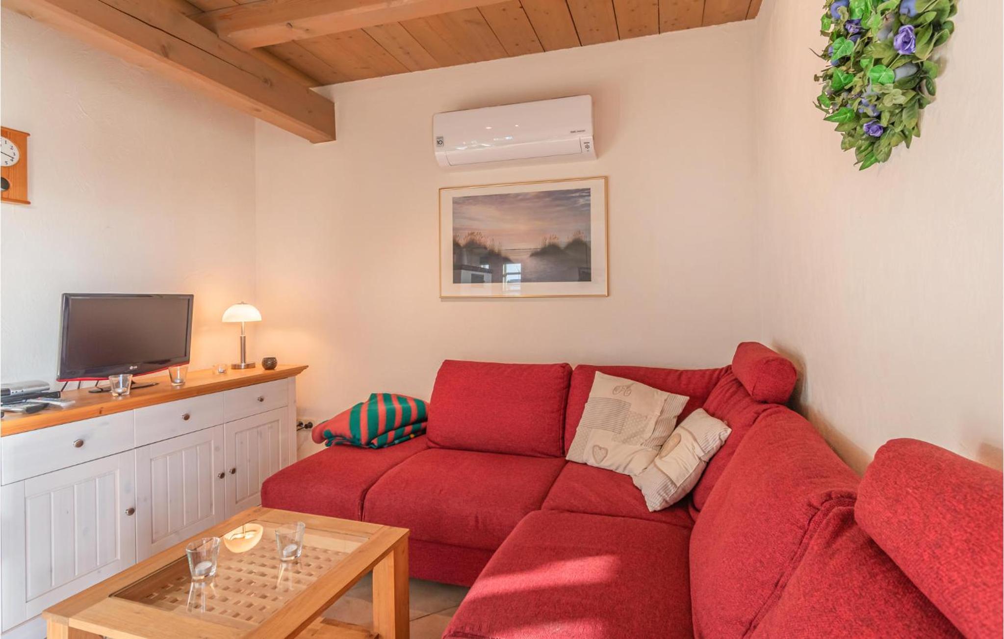Two-Bedroom Holiday Home photo 2