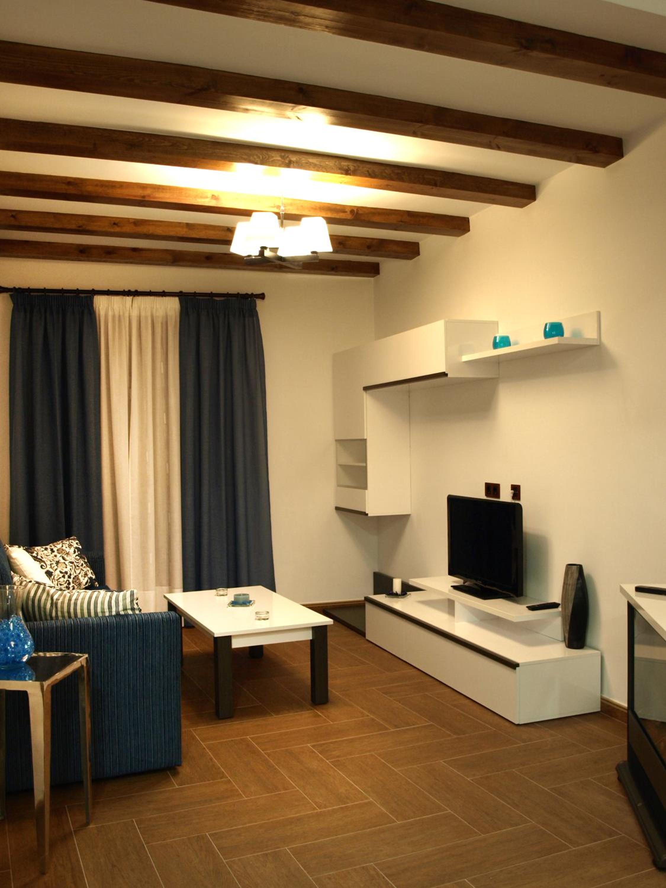 Apartment photo 2