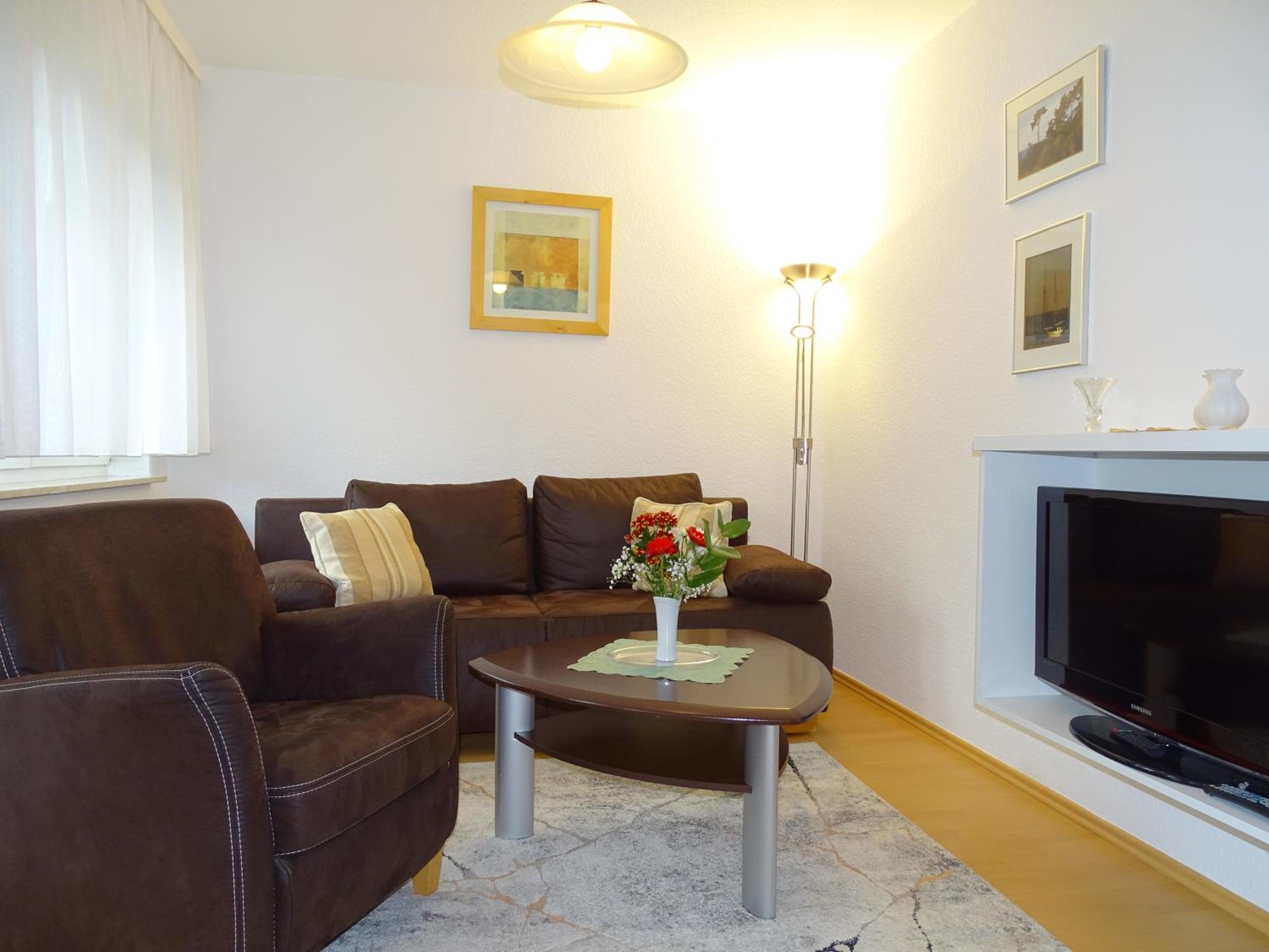 One-Bedroom Apartment With Terrace - 2 photo 1