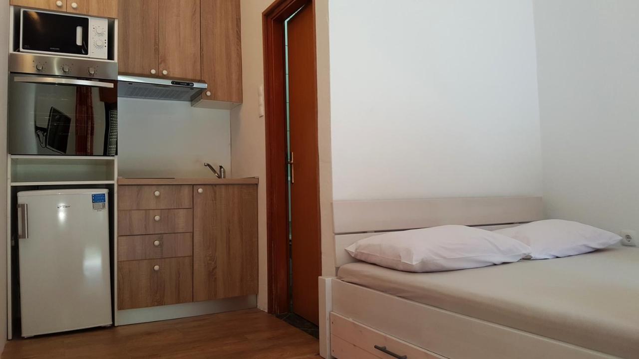 Studio with Garden View - Photo 9