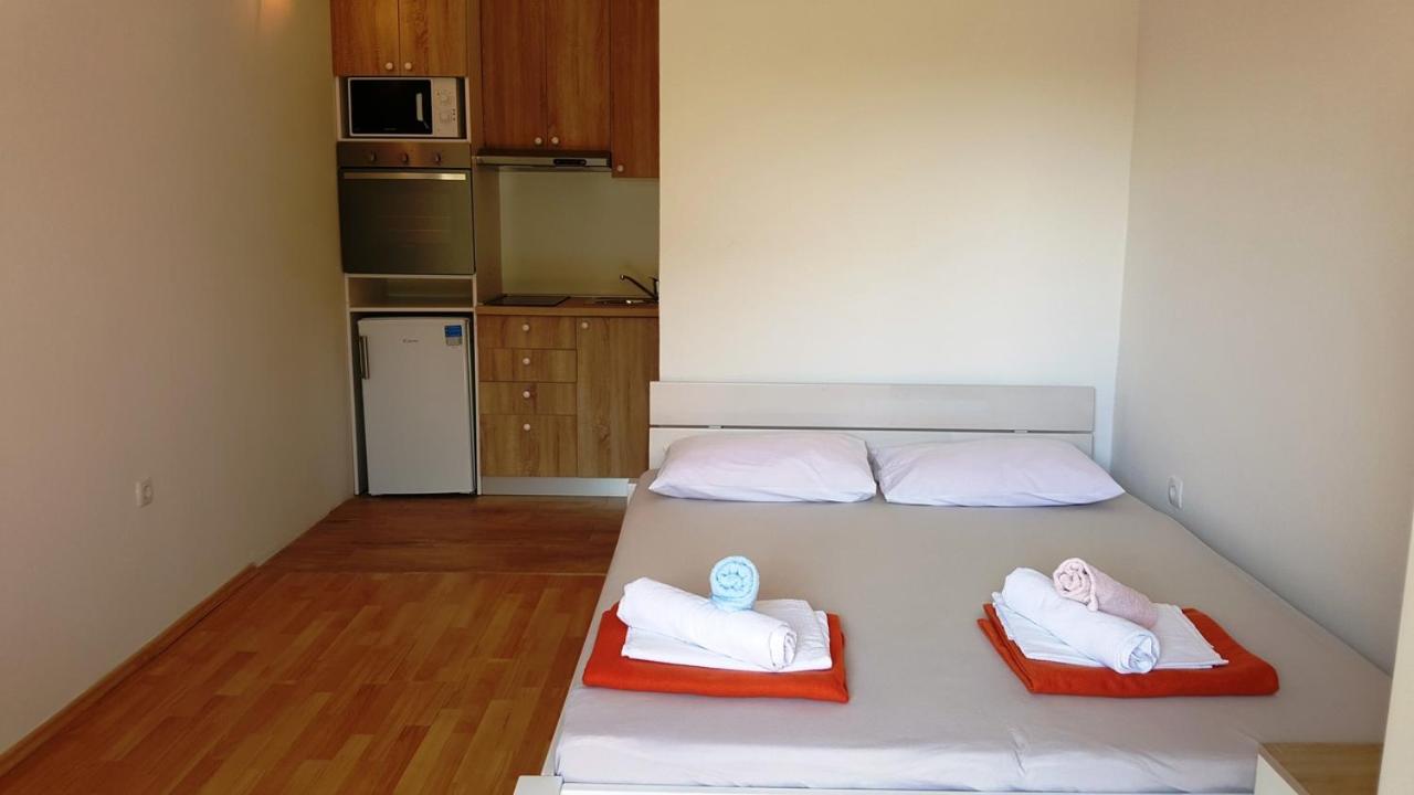 Studio with Garden View - Photo 11
