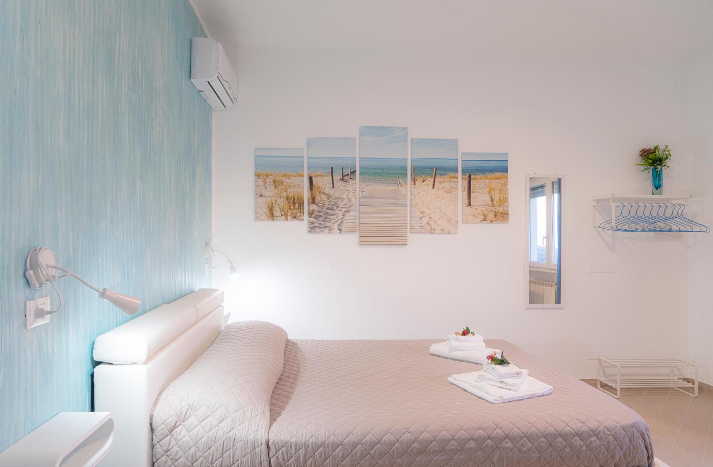 Double Room with Sea View - Photo 5
