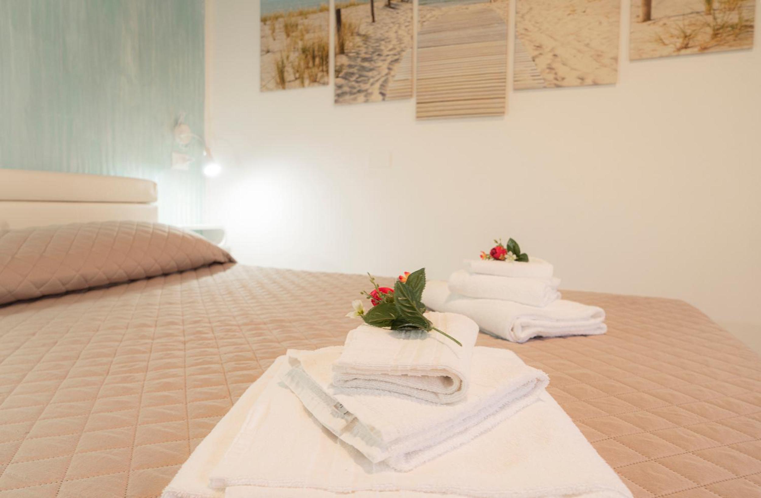 Double Room with Sea View - Photo 4
