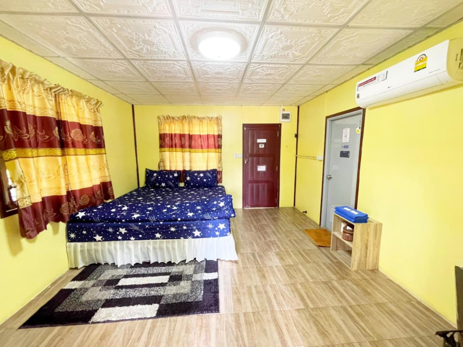 One-Bedroom House photo 1