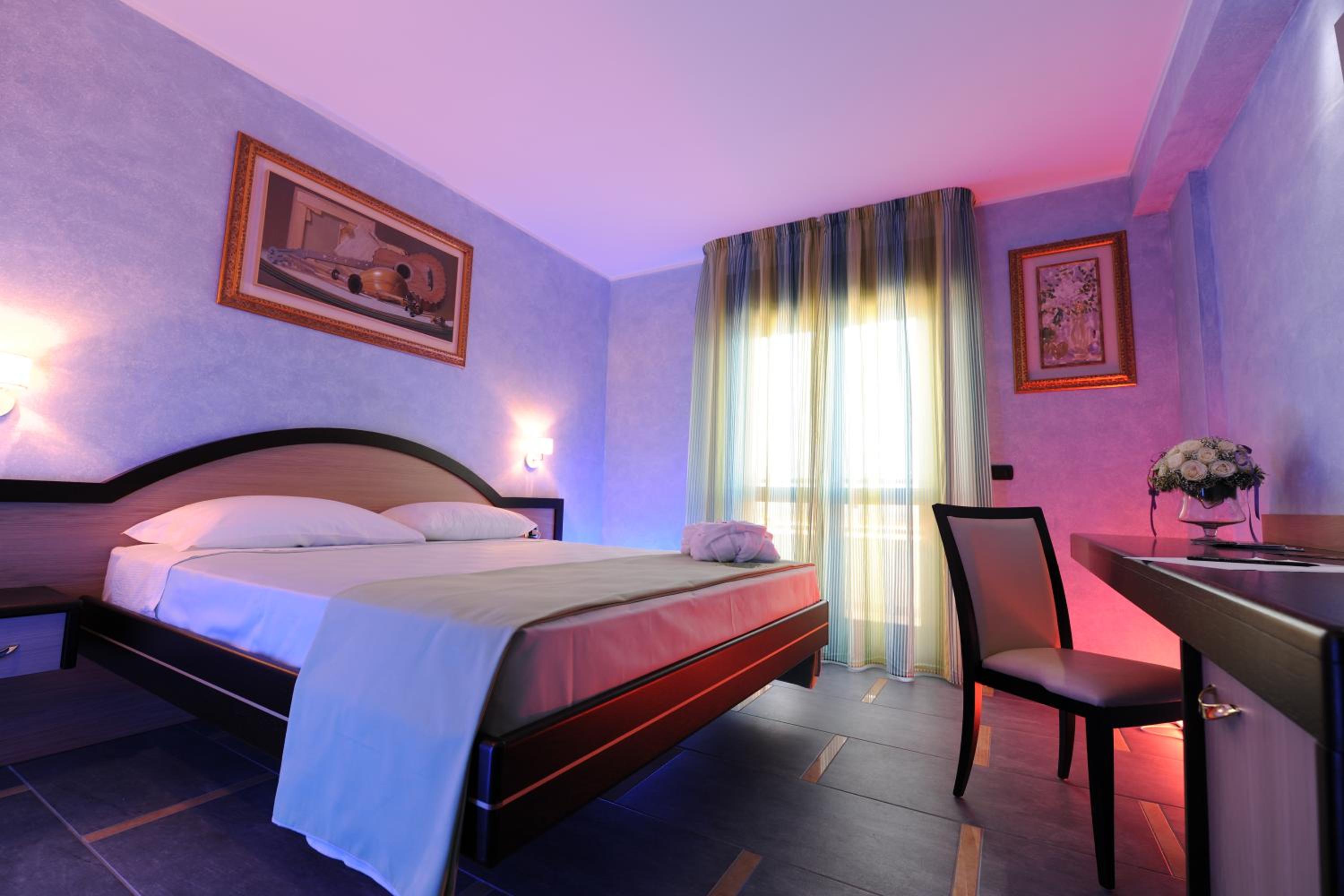 Double Room - Photo 5