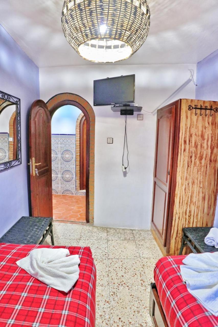 Twin Room with Shared Bathroom photo 2