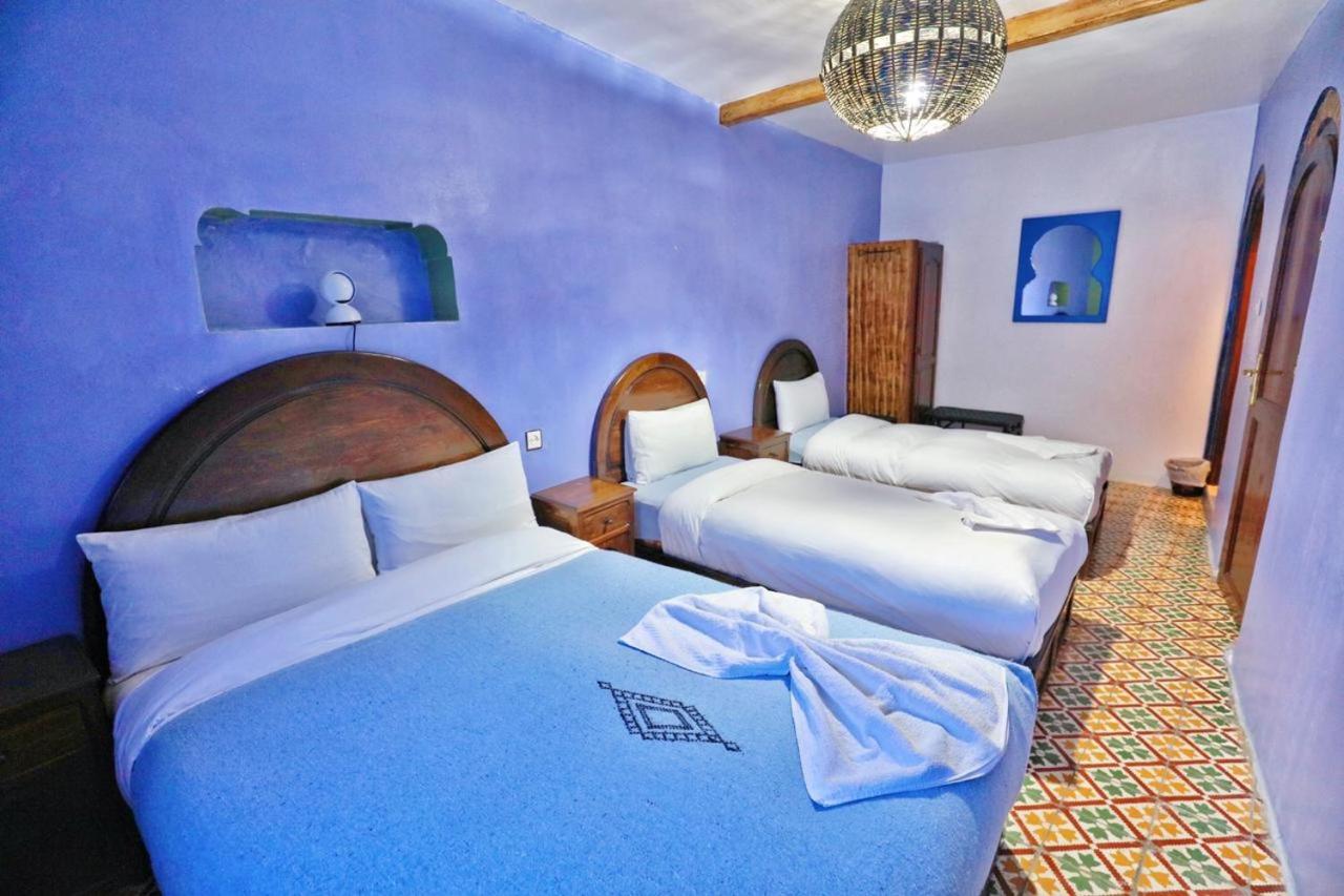 Quadruple Room with Bathroom - Photo 1