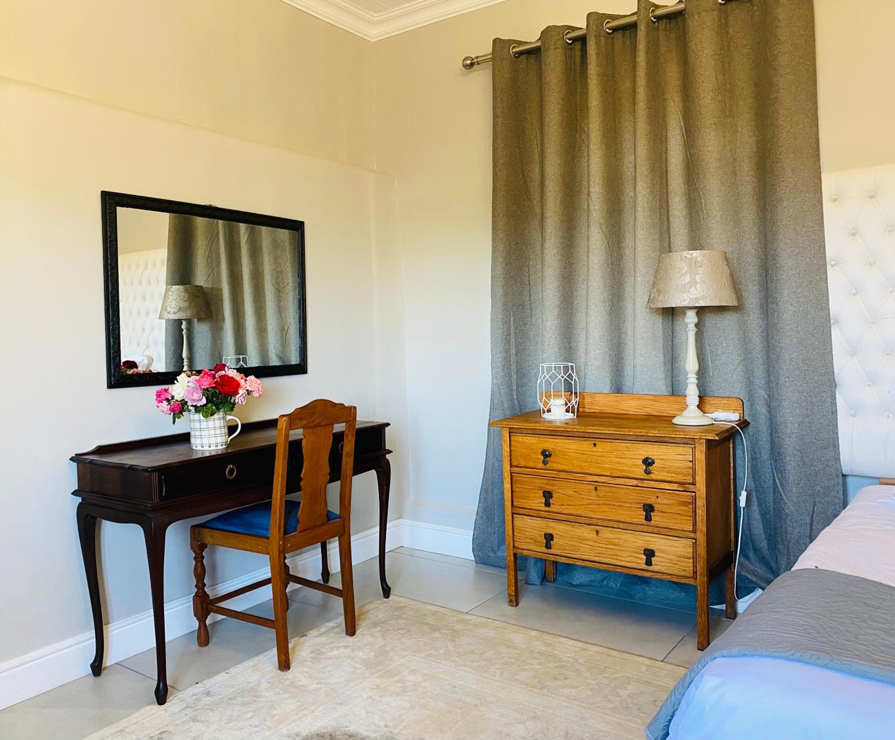 One-Bedroom Apartment - Photo 10
