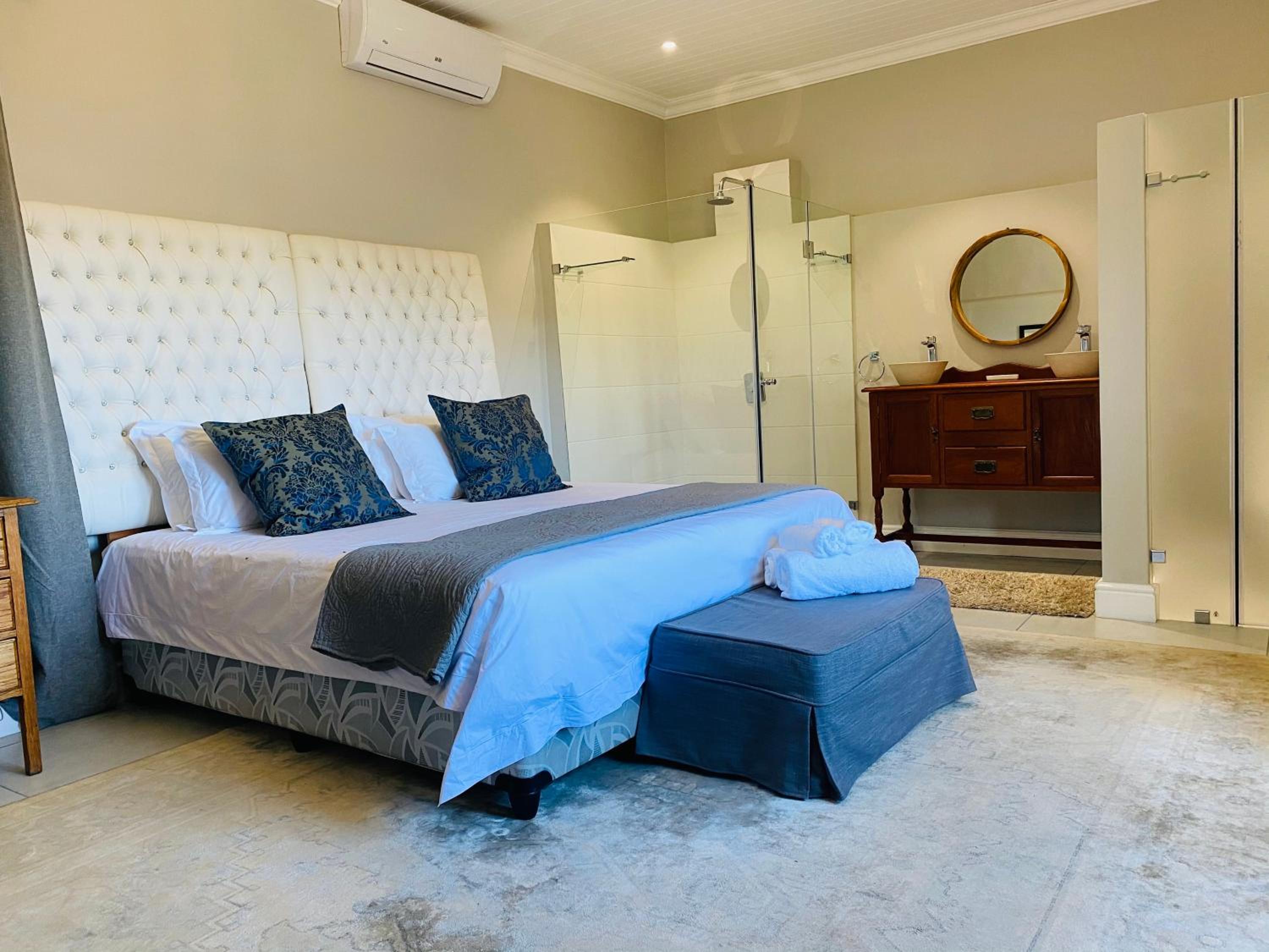One-Bedroom Apartment - Photo 1