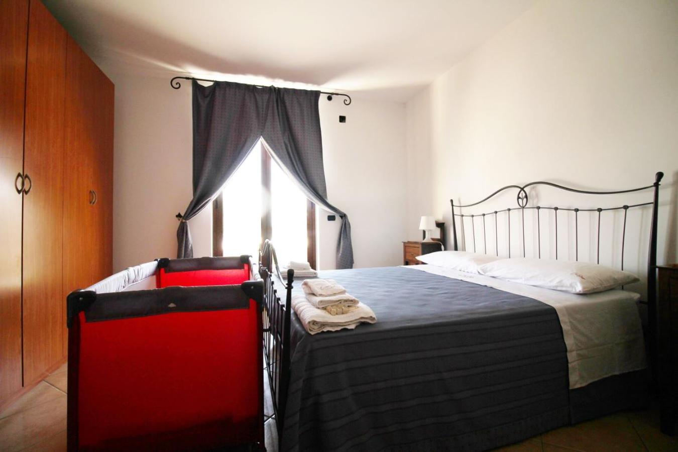 Four-Bedroom House photo 2