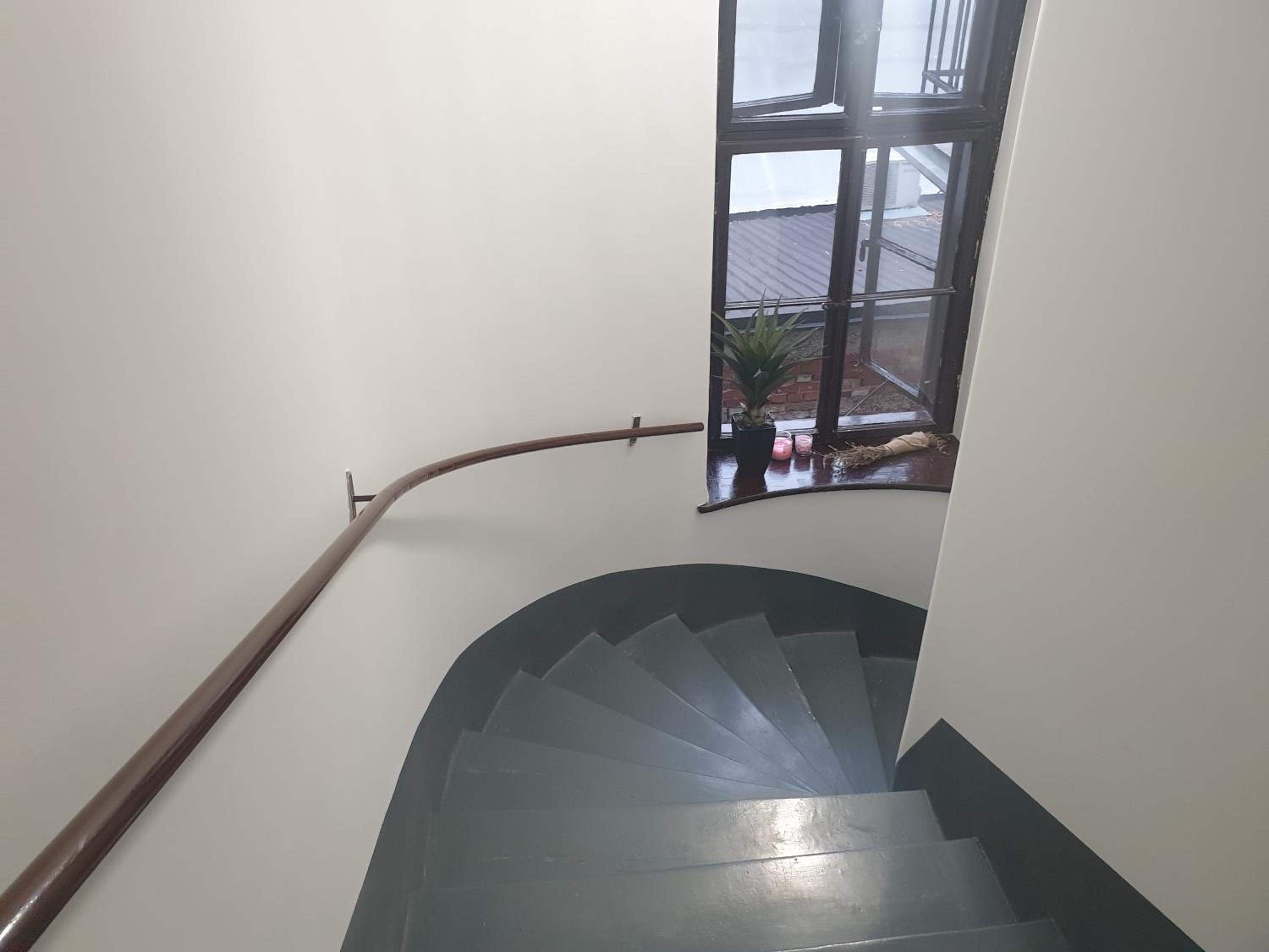 Studio with Balcony - Photo 17