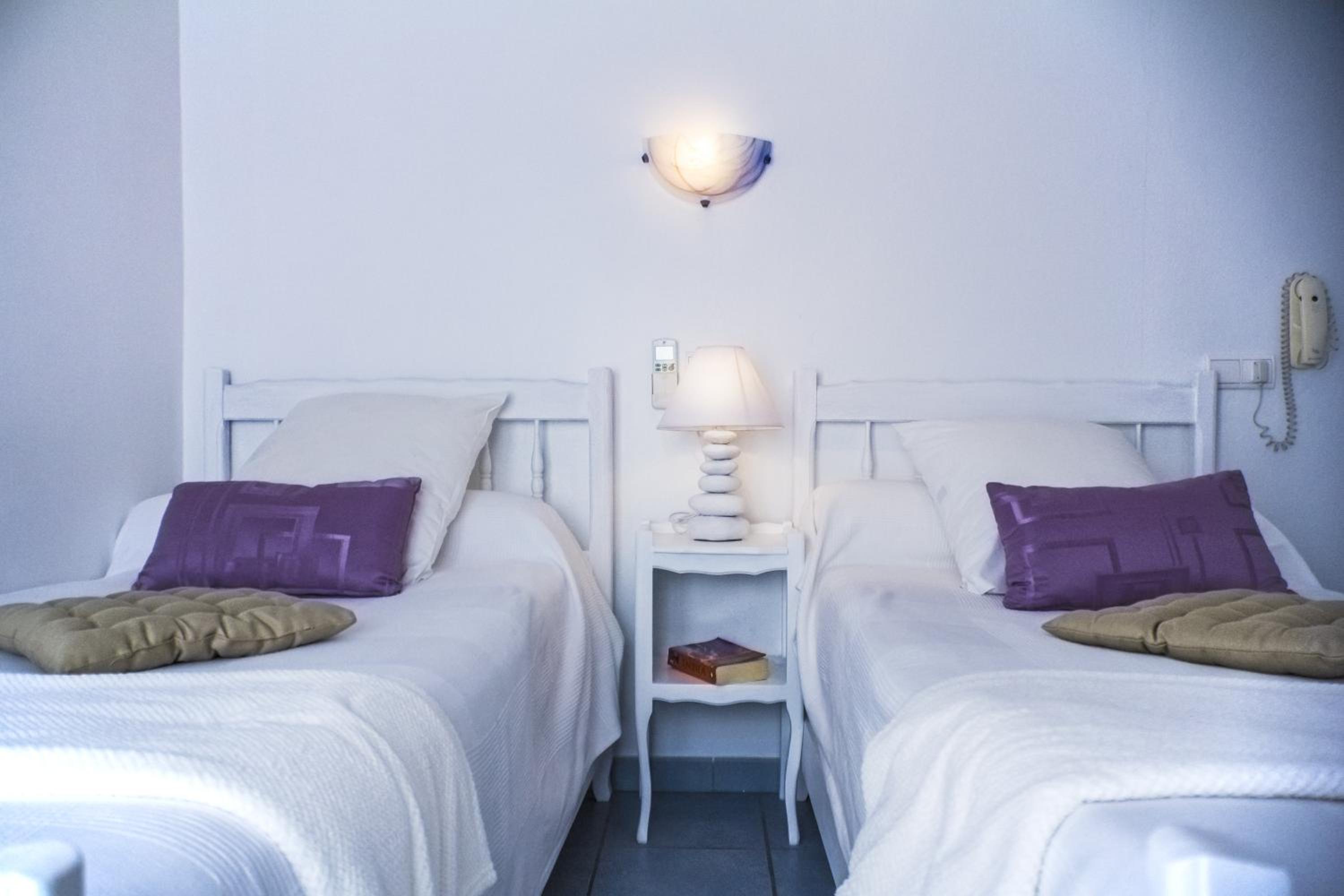 Twin Room - Photo 1