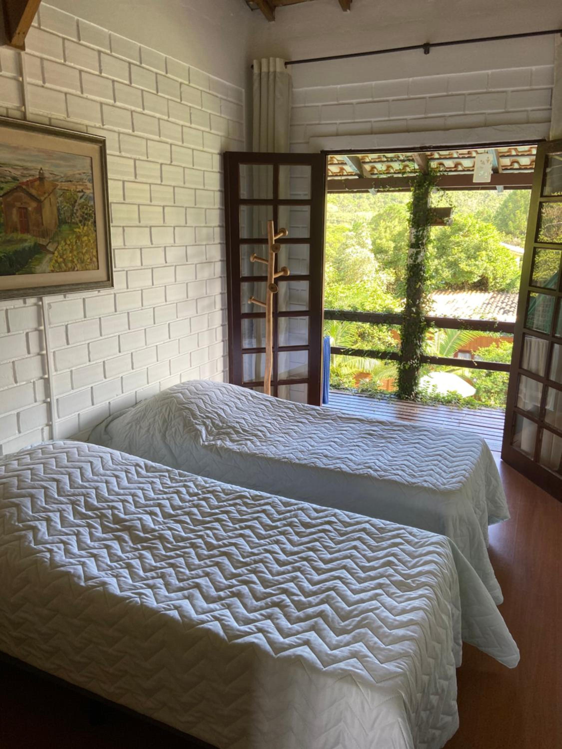Basic Triple Room with Shared Bathroom photo 1