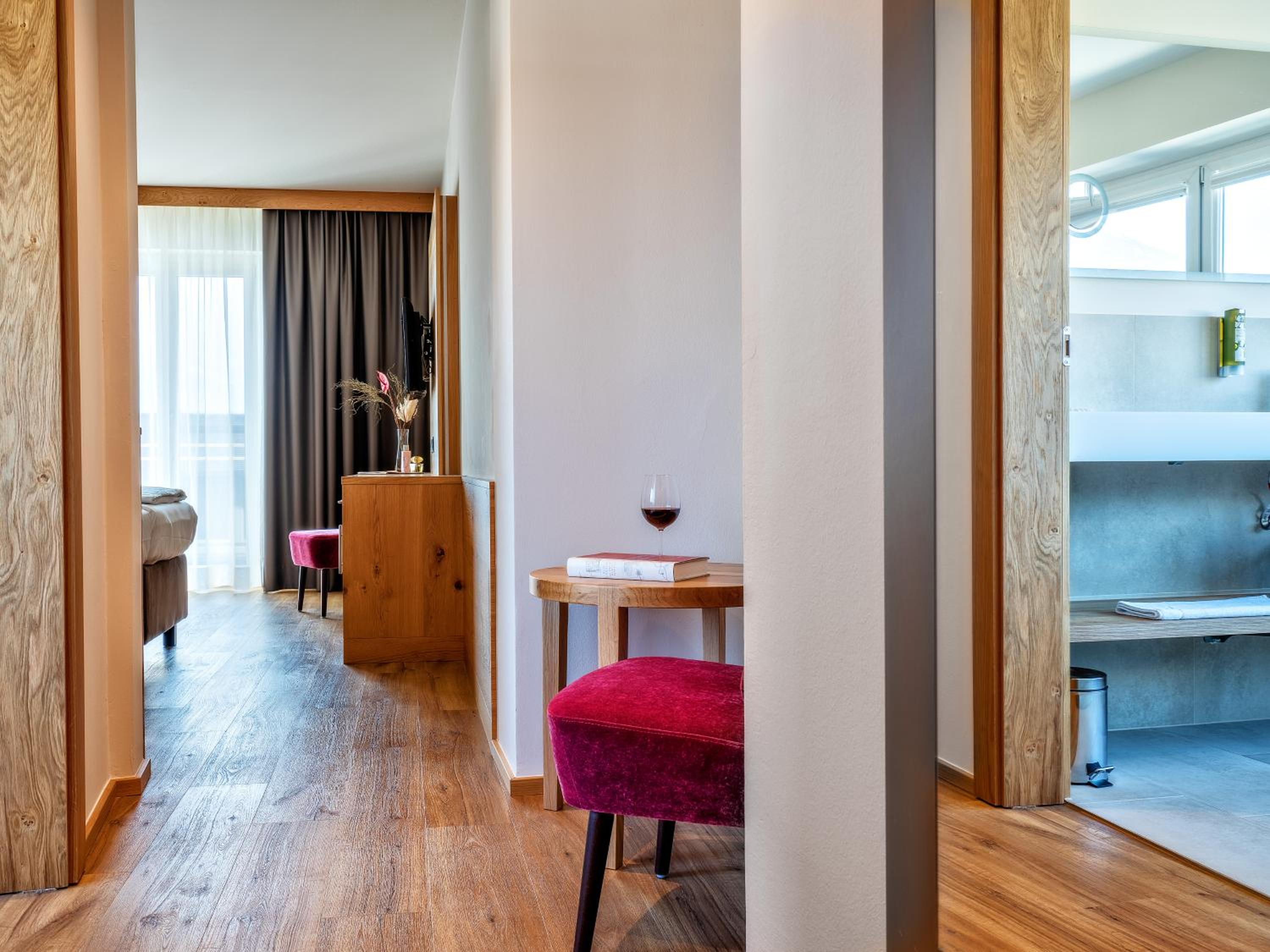 Deluxe Double Room - Photo 11