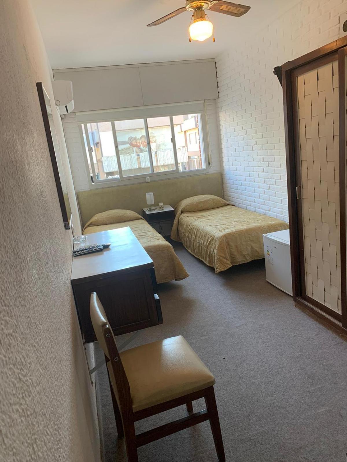 Standard Twin Room - Photo 16