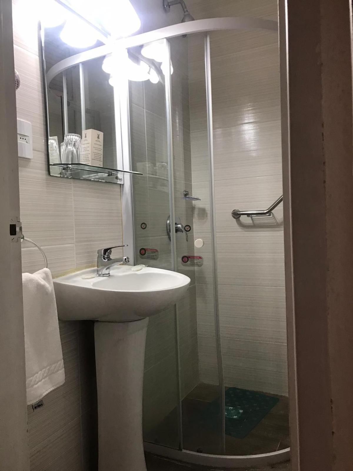 Triple Room - Photo 6