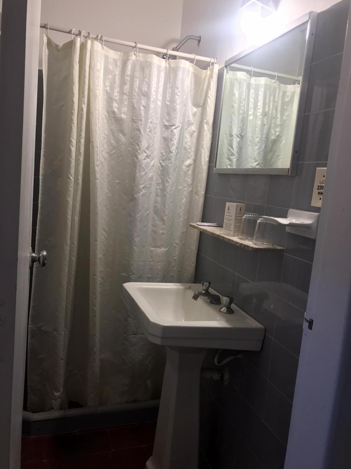 Standard Double Room - Photo 5