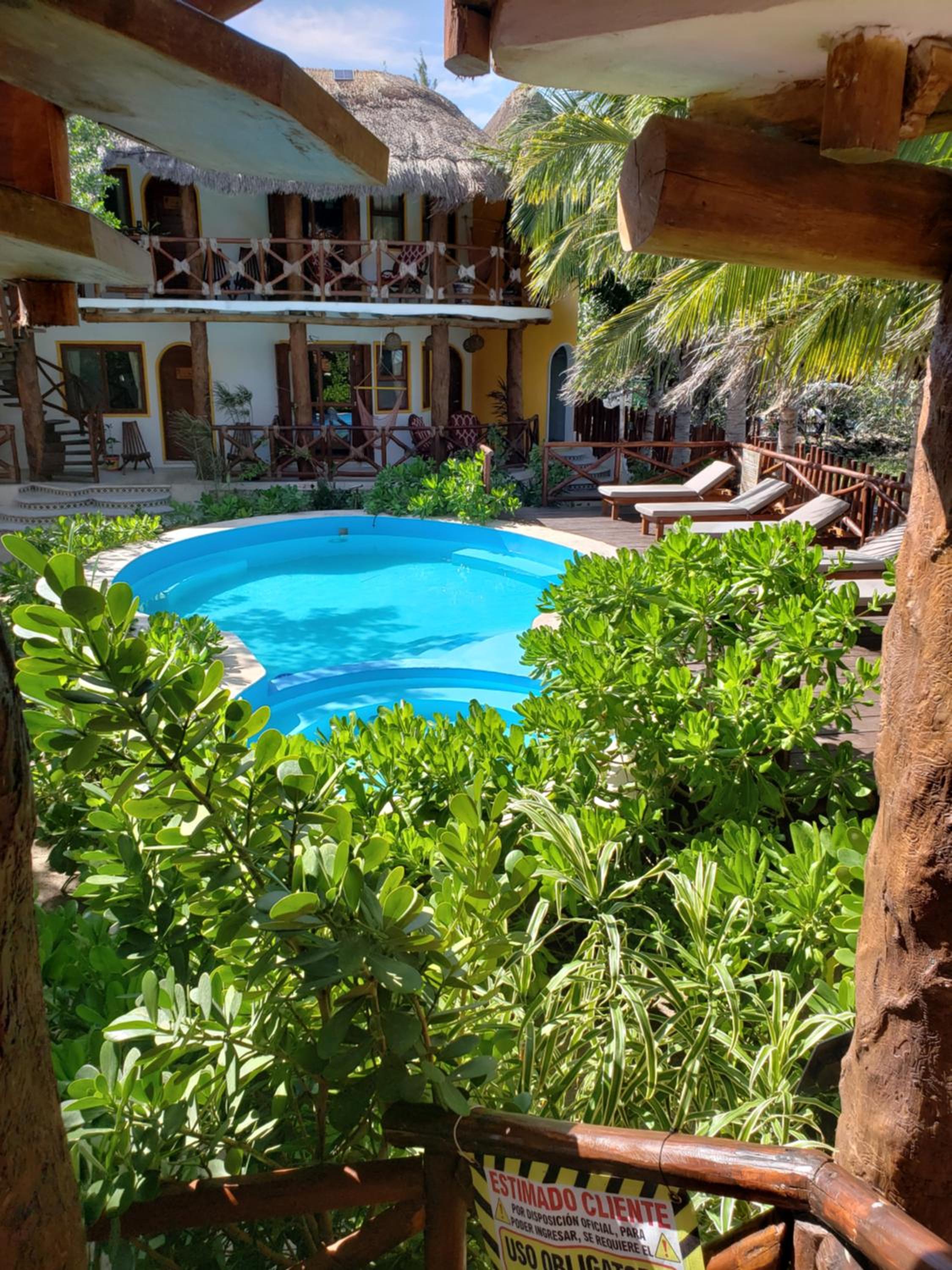 Junior Suite with Pool View - Photo 12