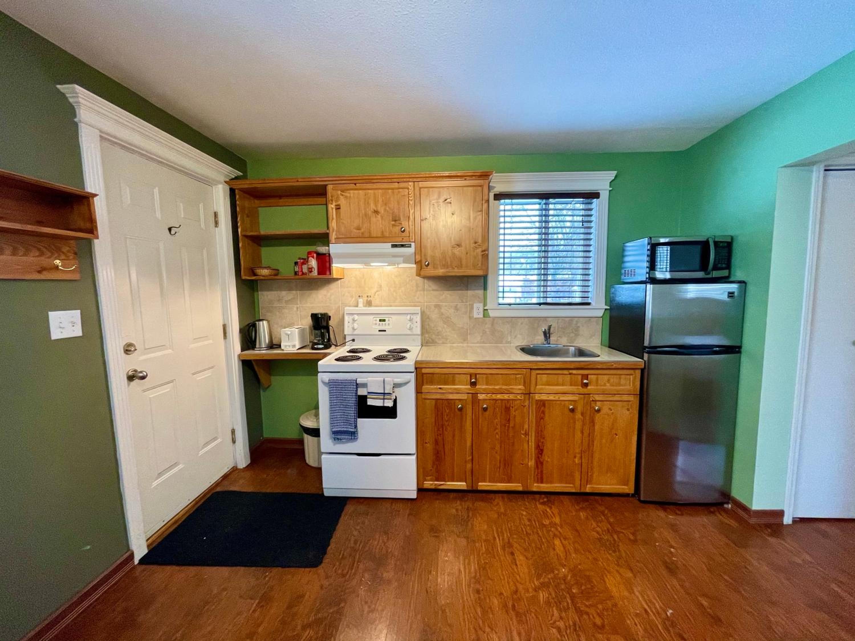 One-Bedroom Cottage 2 - Photo 4