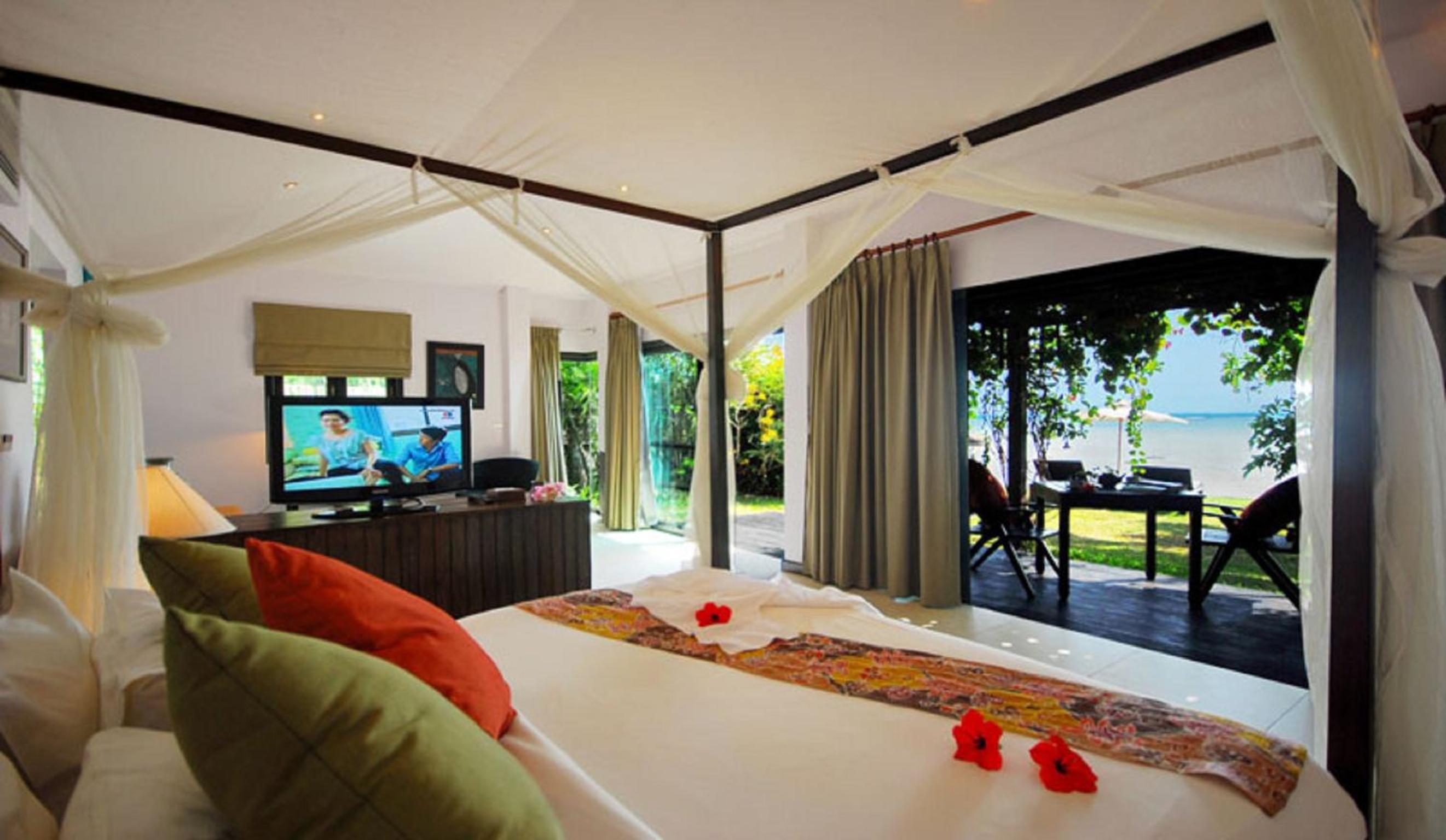 Villa - Beach Front