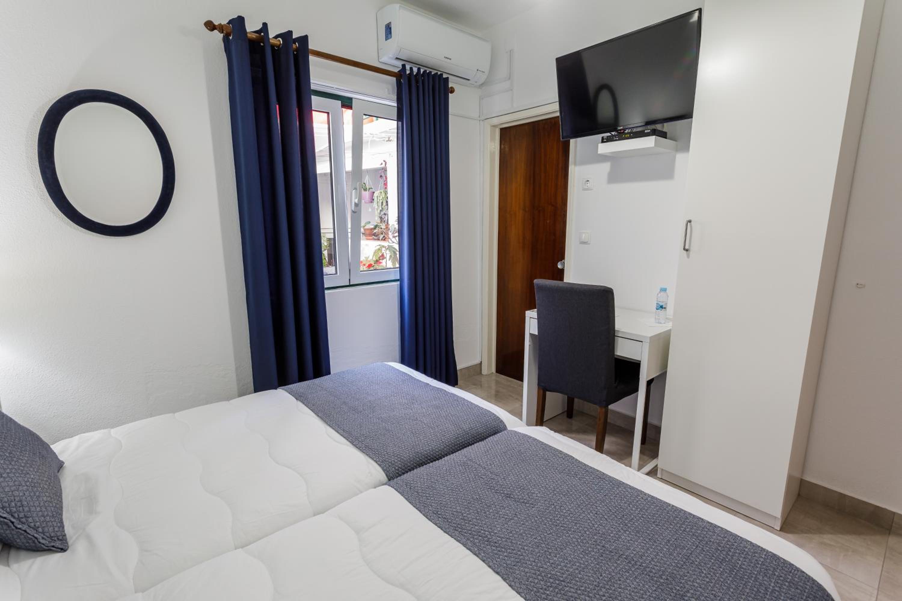 Double Room with Private Bathroom photo 1
