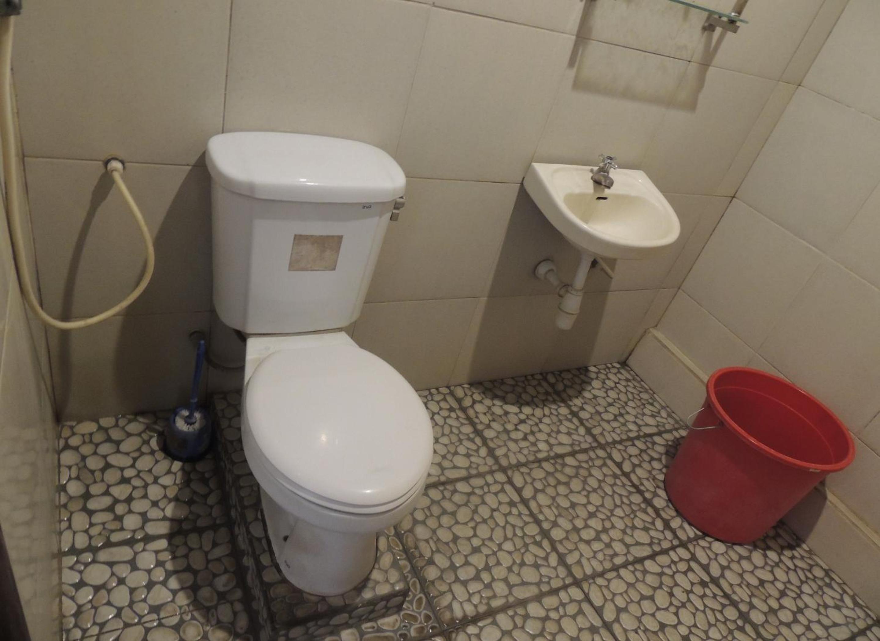 Budget Double Room - Photo 5