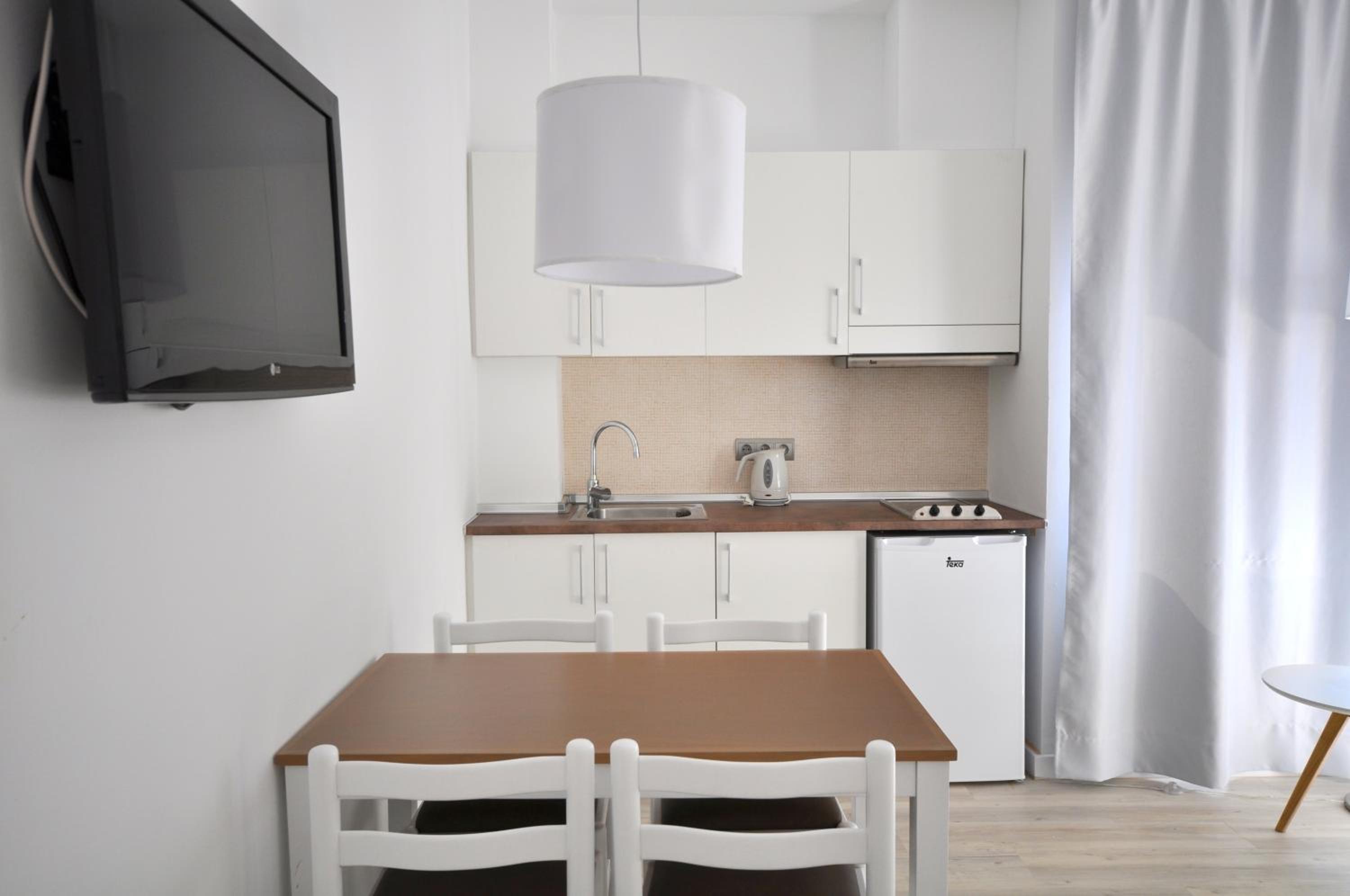 Superior Two-Bedroom Apartment - Photo 6