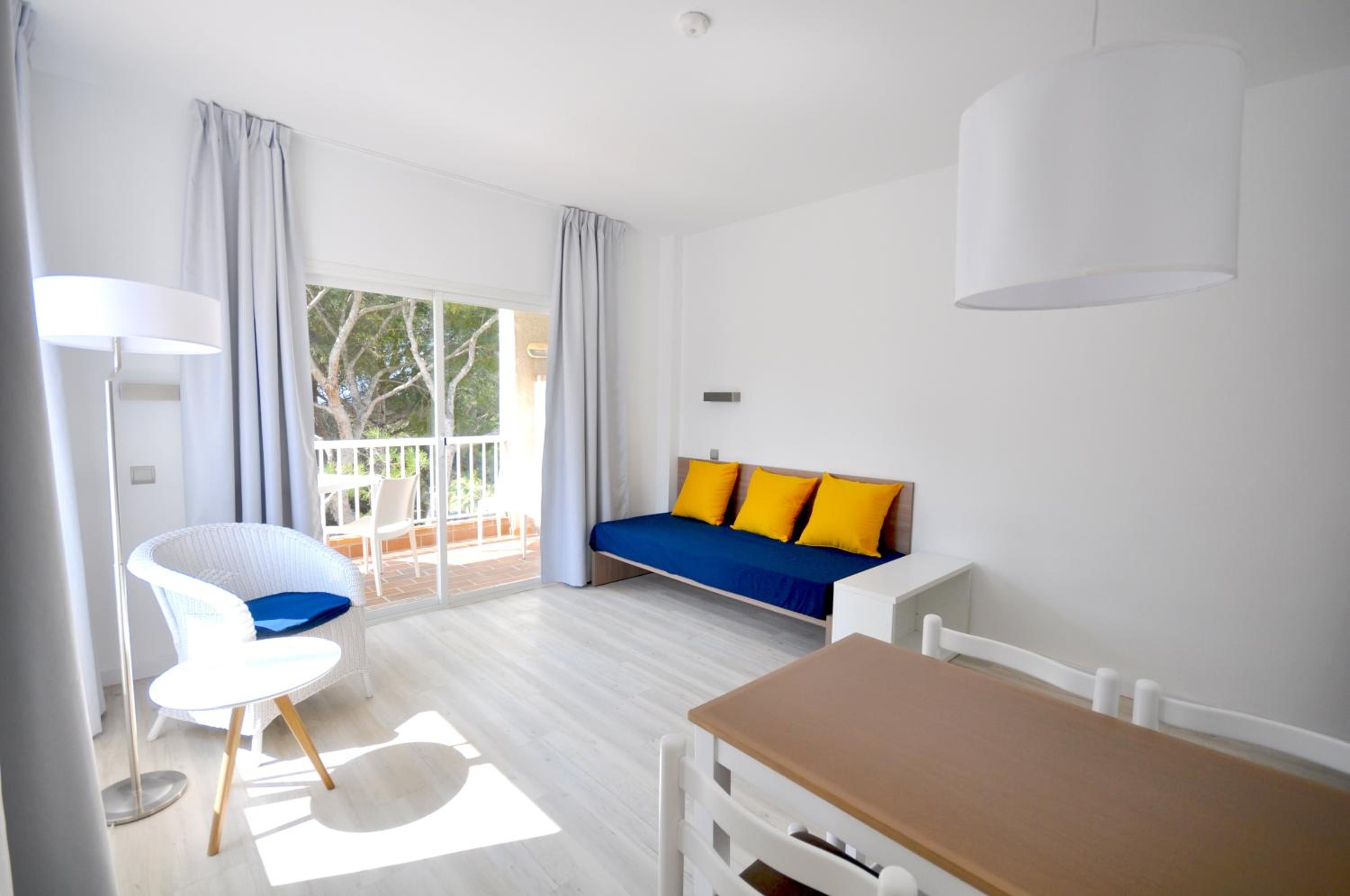 Superior Two-Bedroom Apartment - Photo 7
