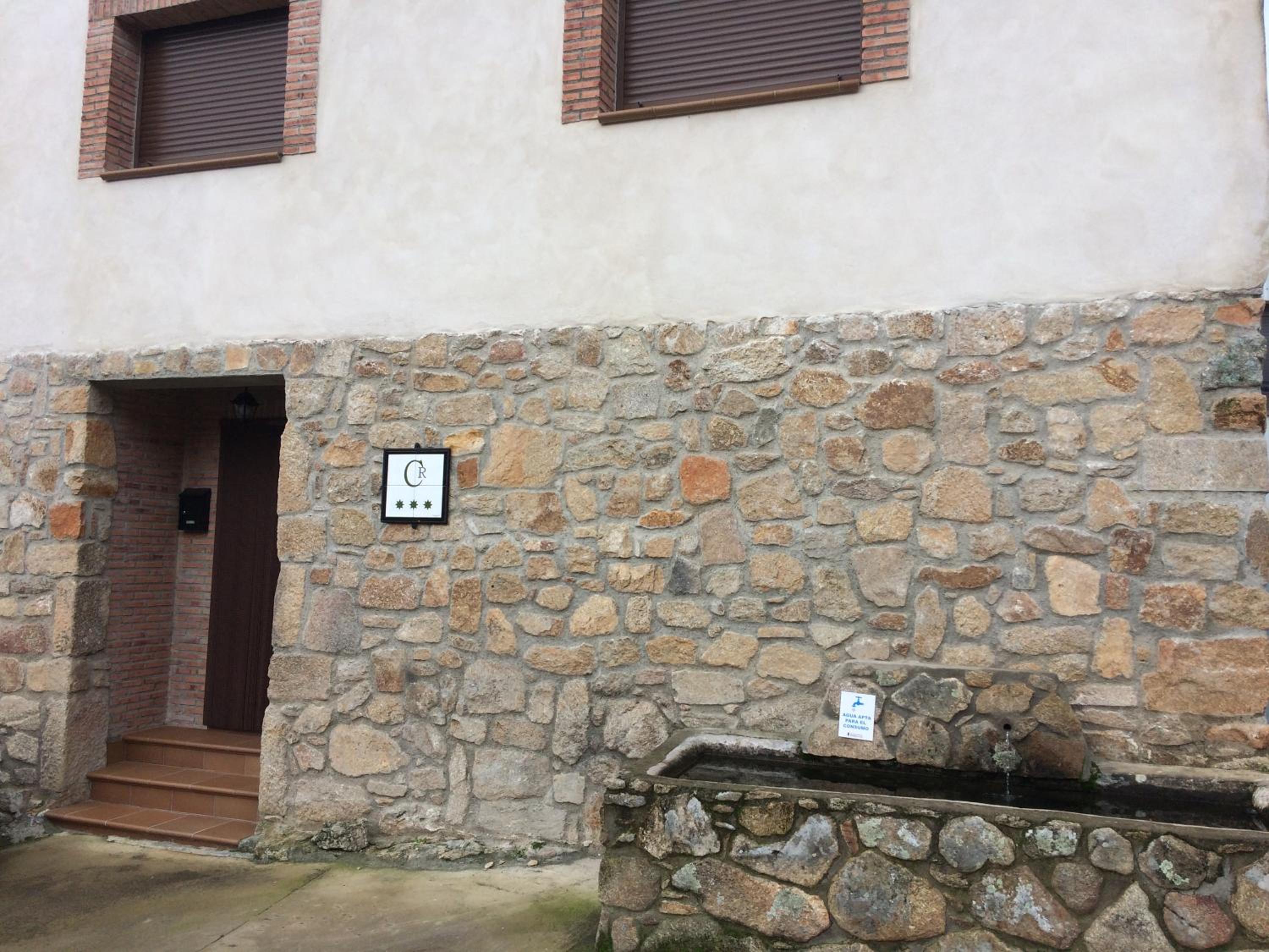 Three-Bedroom House - Photo 25