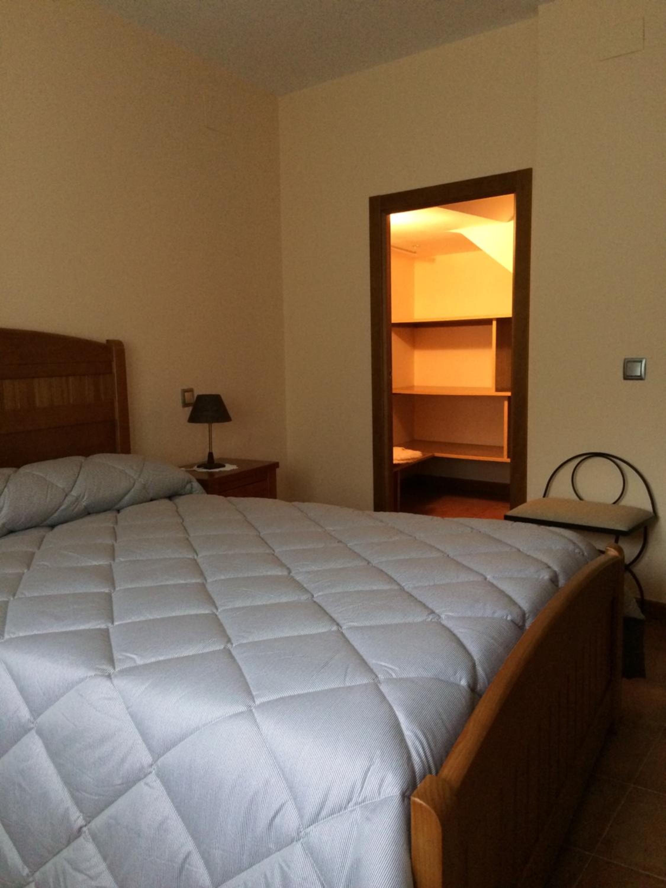 Three-Bedroom House - Photo 4