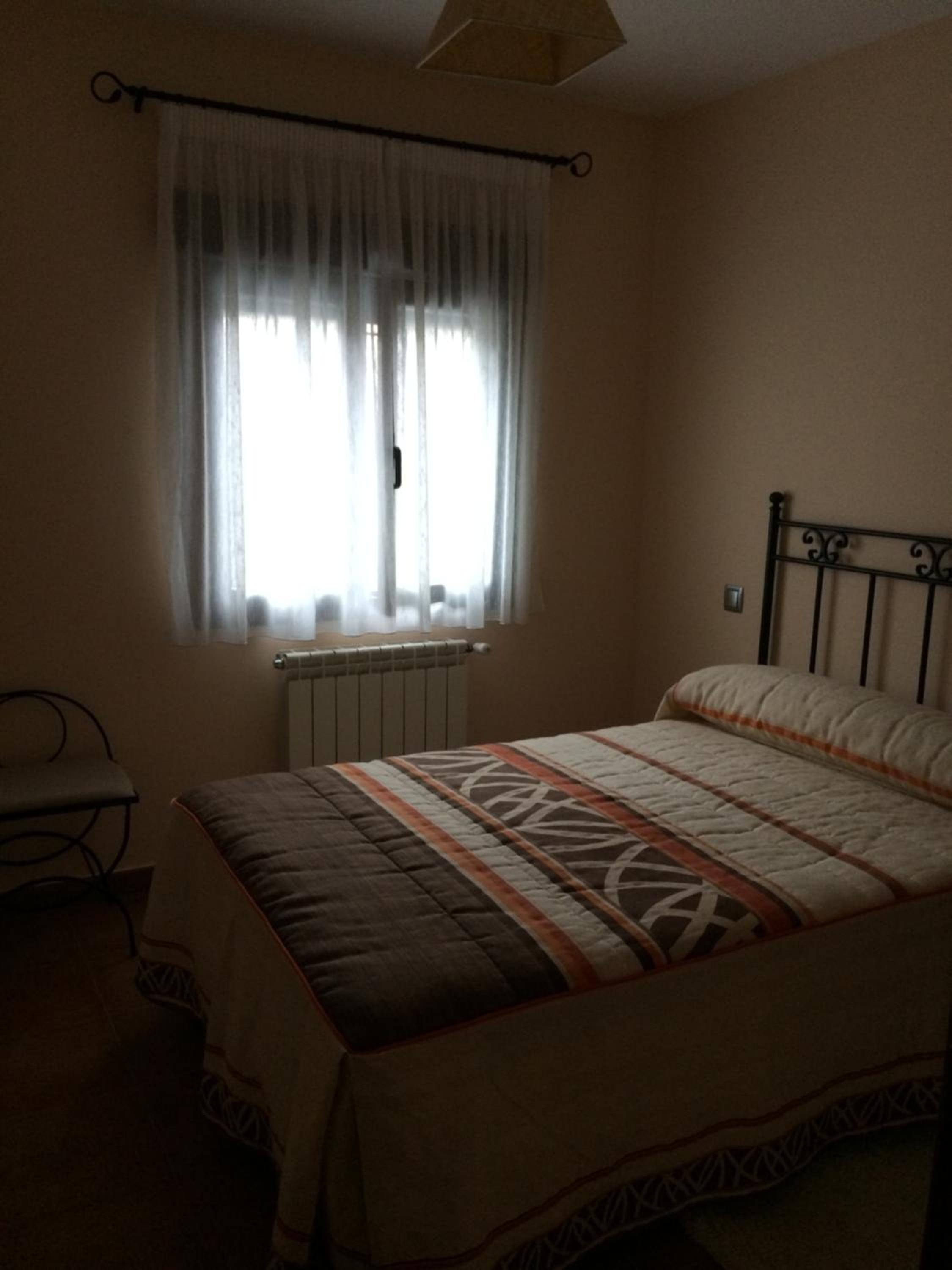 Three-Bedroom House - Photo 8