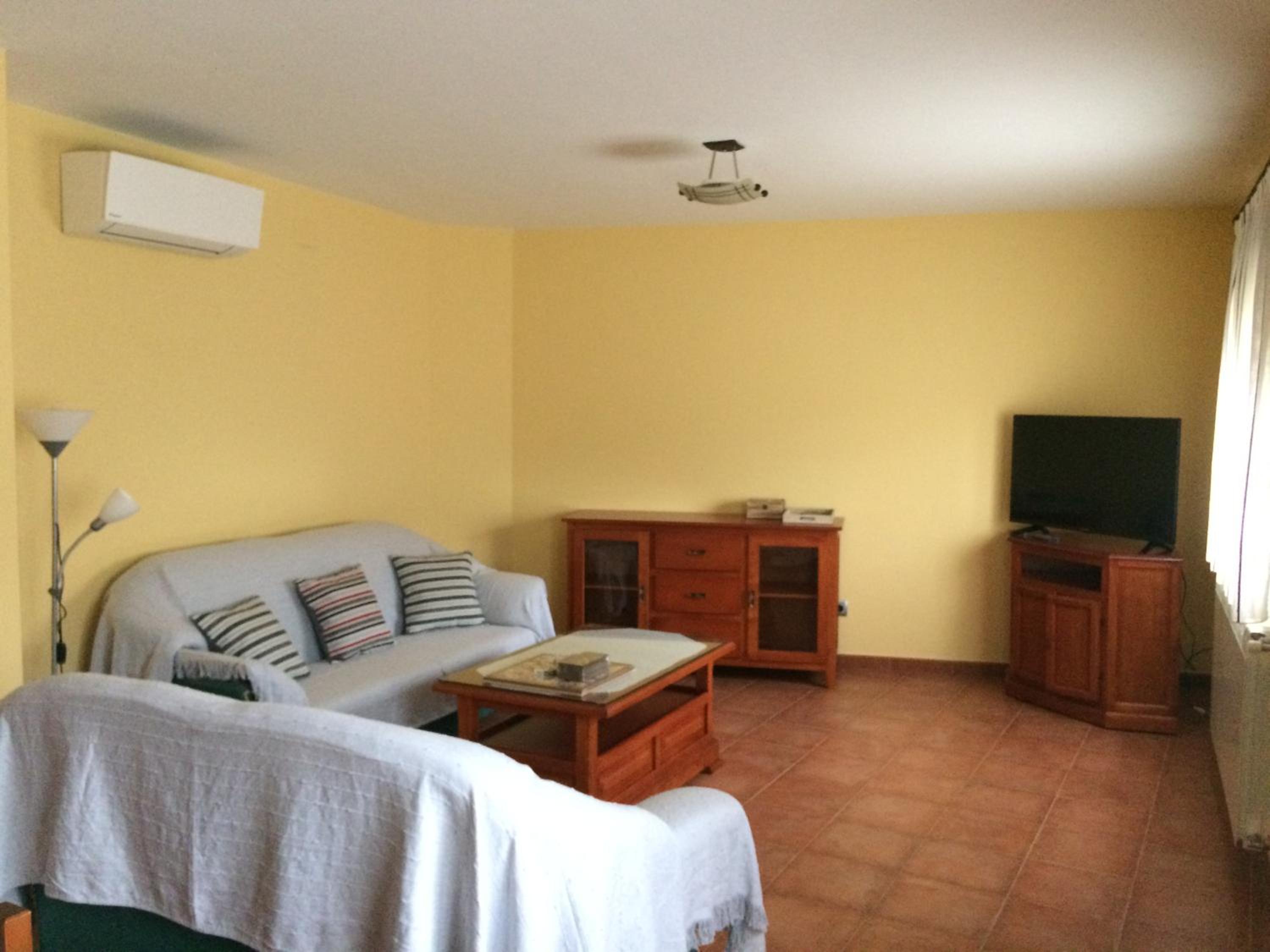 Three-Bedroom House - Photo 5