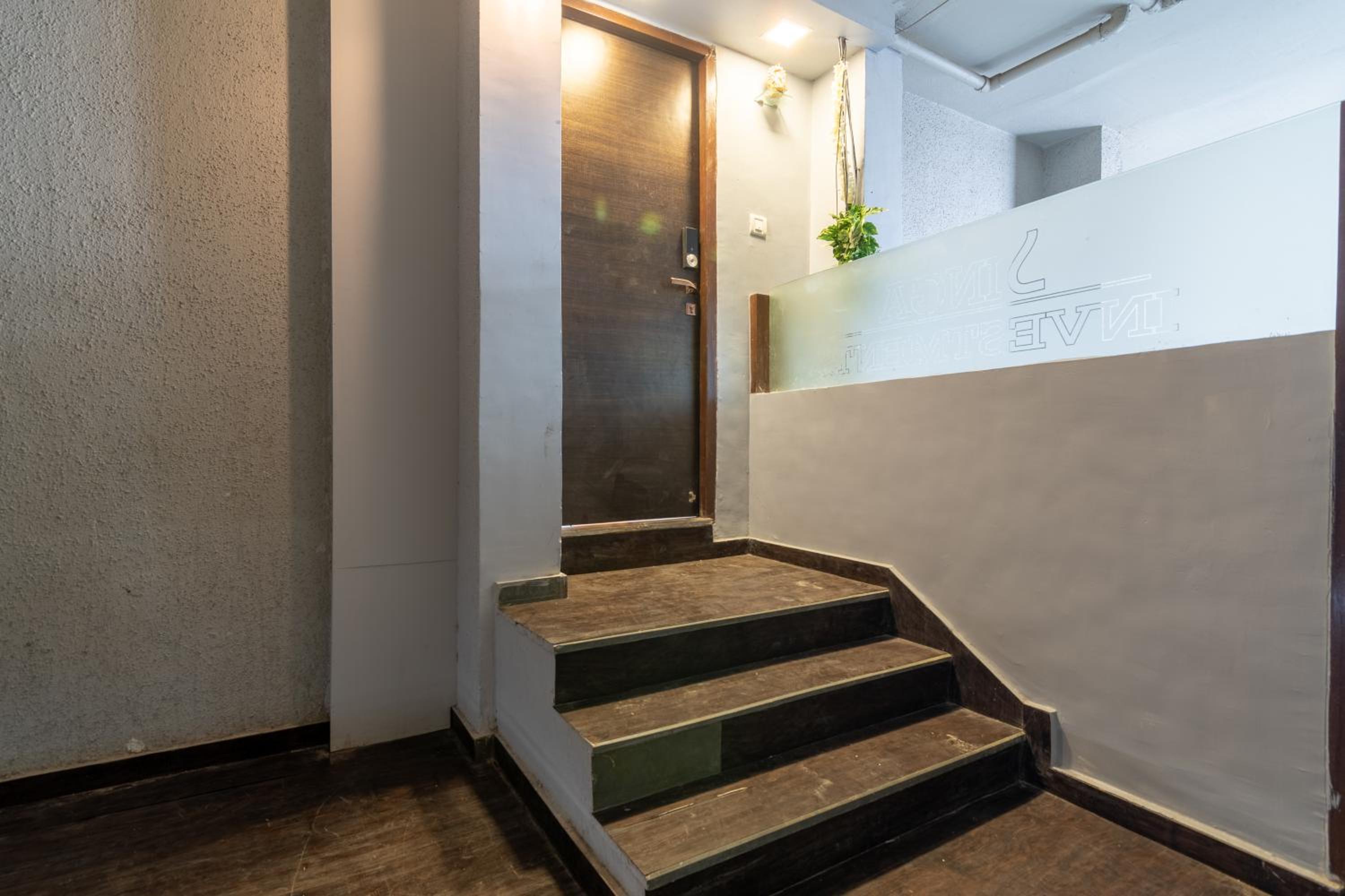 One-Bedroom Apartment - Photo 11