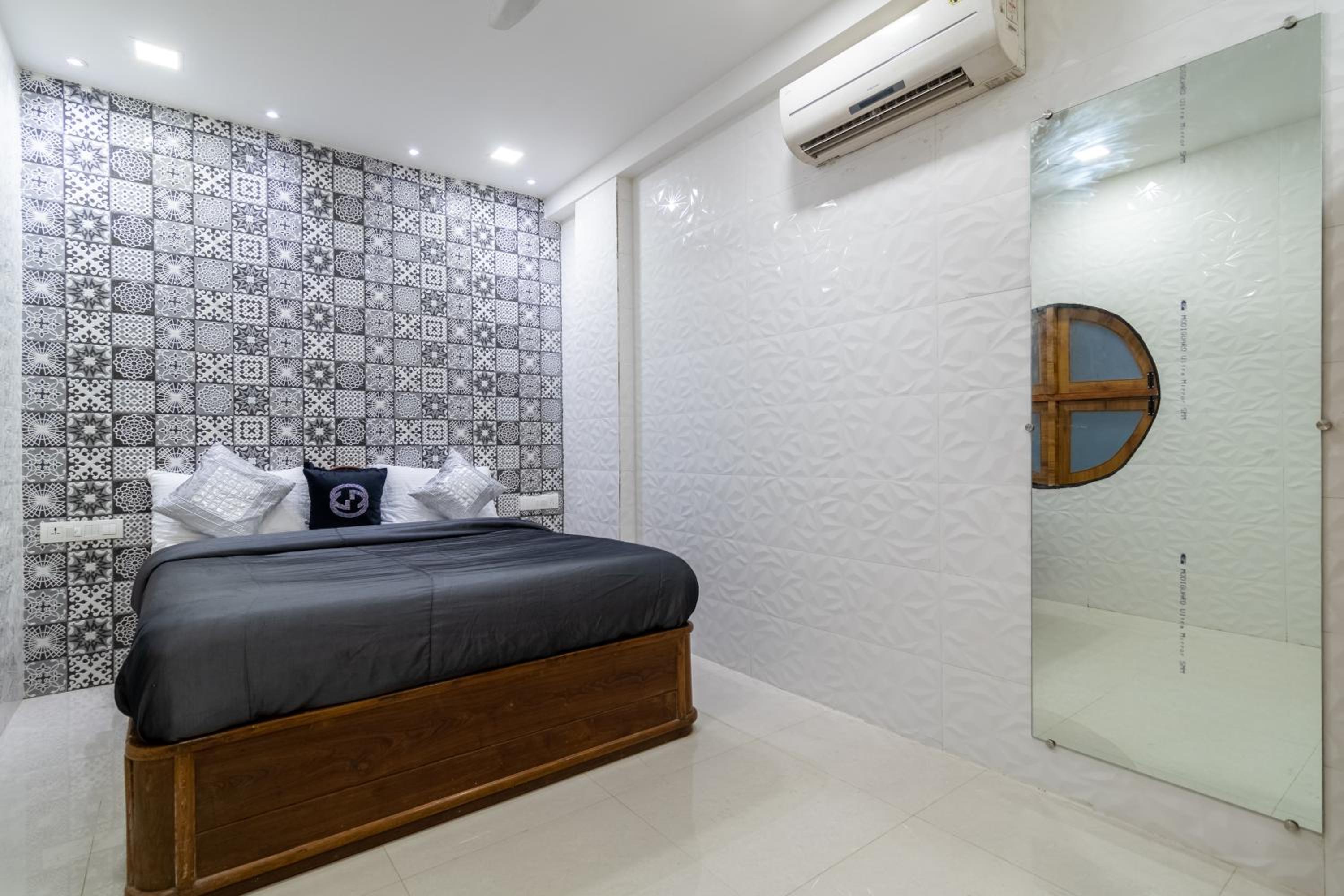 One-Bedroom Apartment - Photo 15