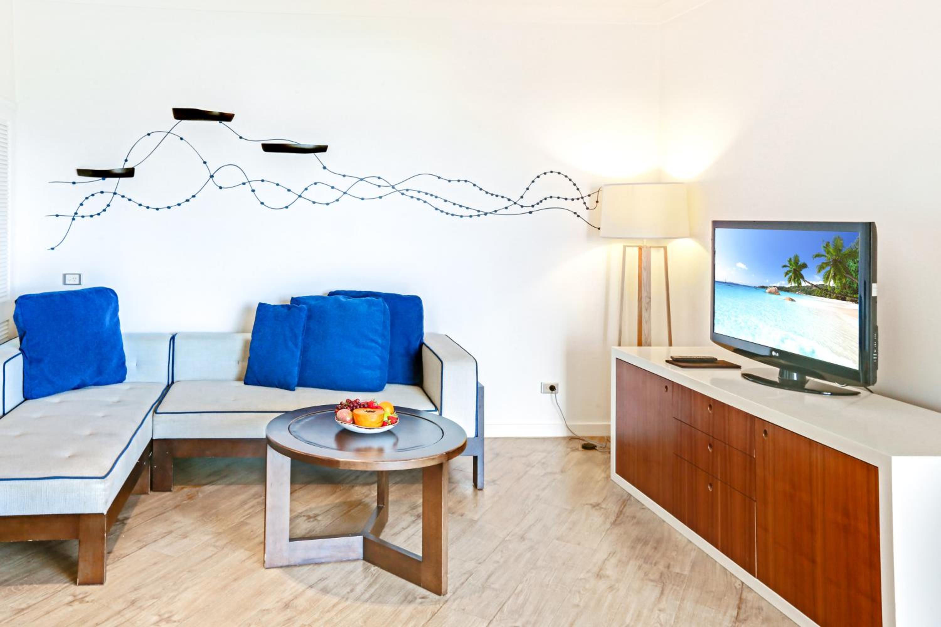 One-Bedroom Twin Suite