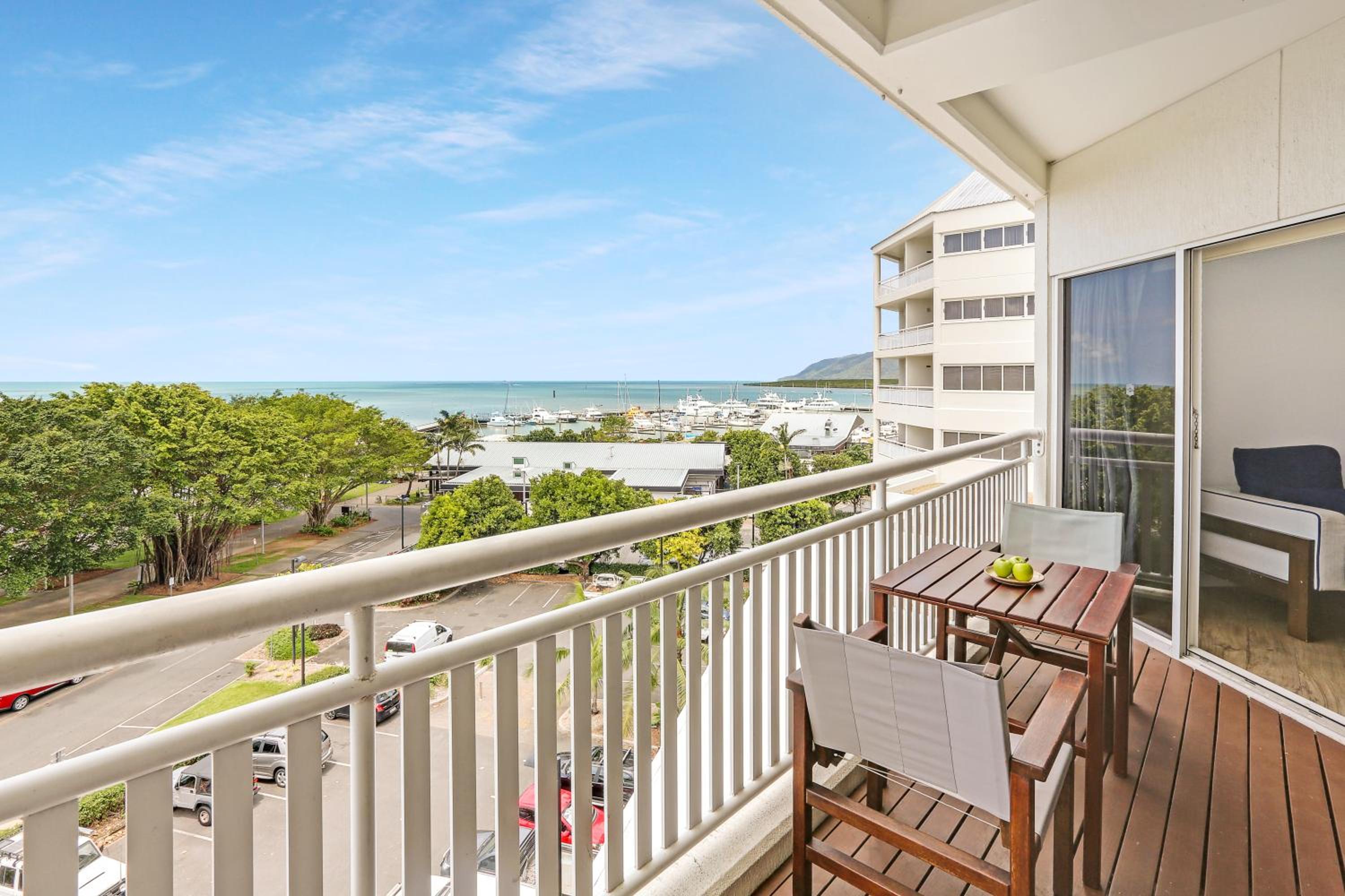 One-Bedroom Twin Suite