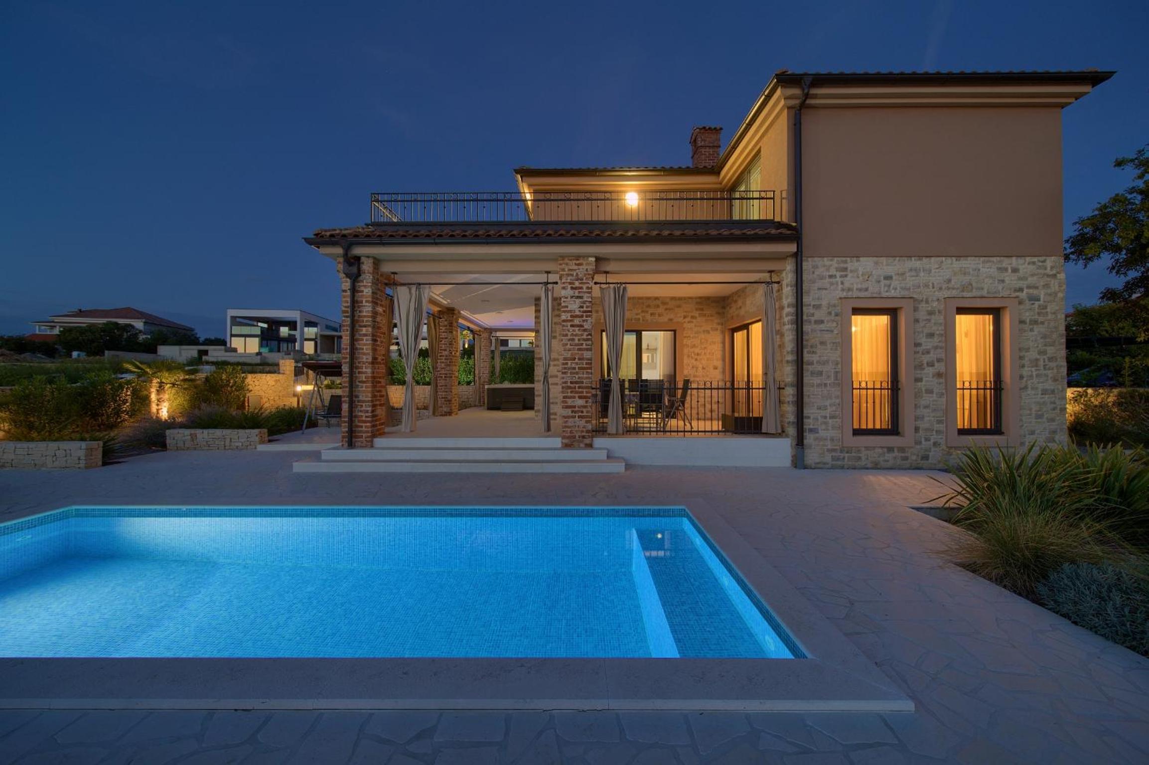 Villa photo 2