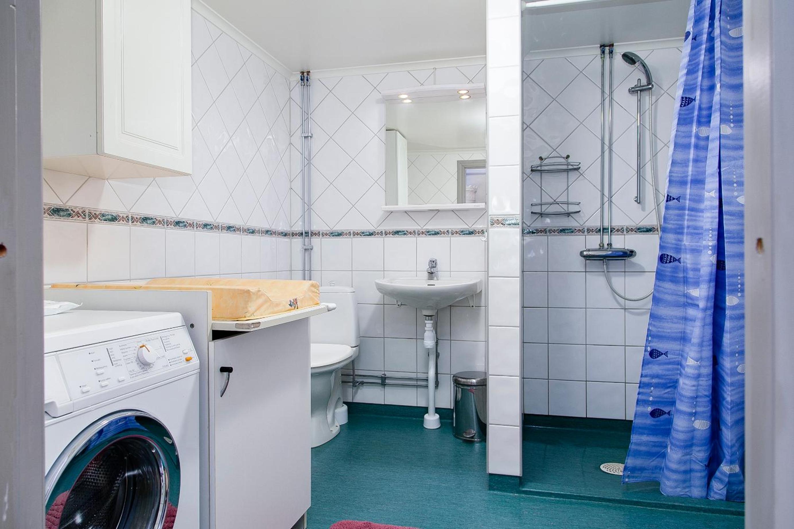 Twin Room with Shared Bathroom photo 3
