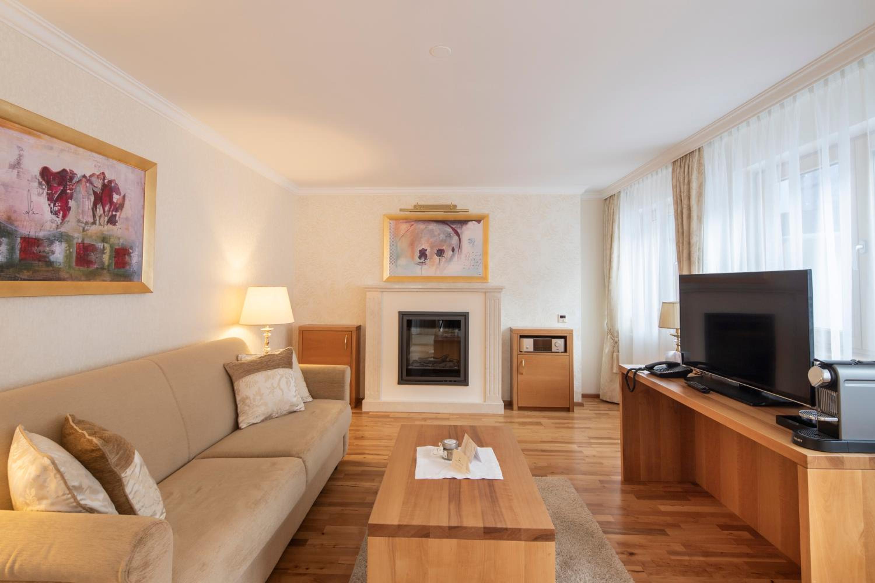 Exclusive Suite - Photo 5