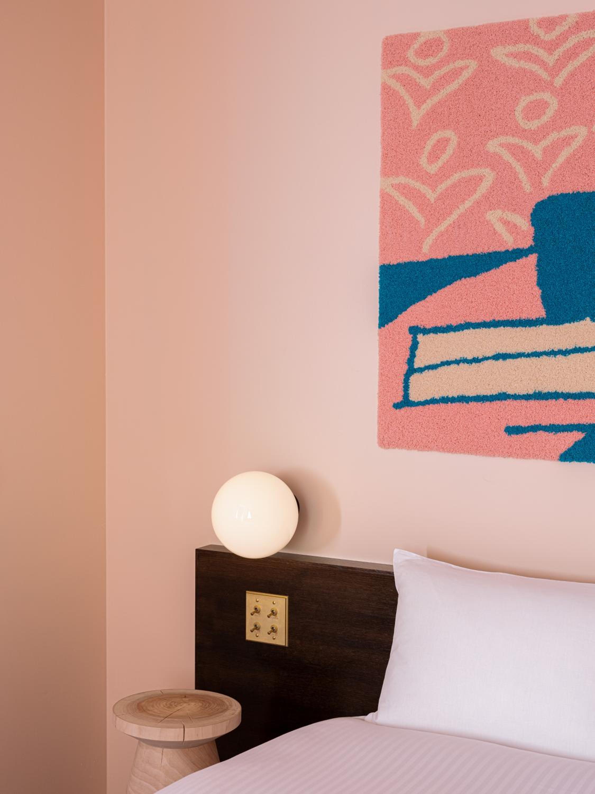 Non Smoking - Superior Queen Room - The Room With A Pink Carpet photo 2