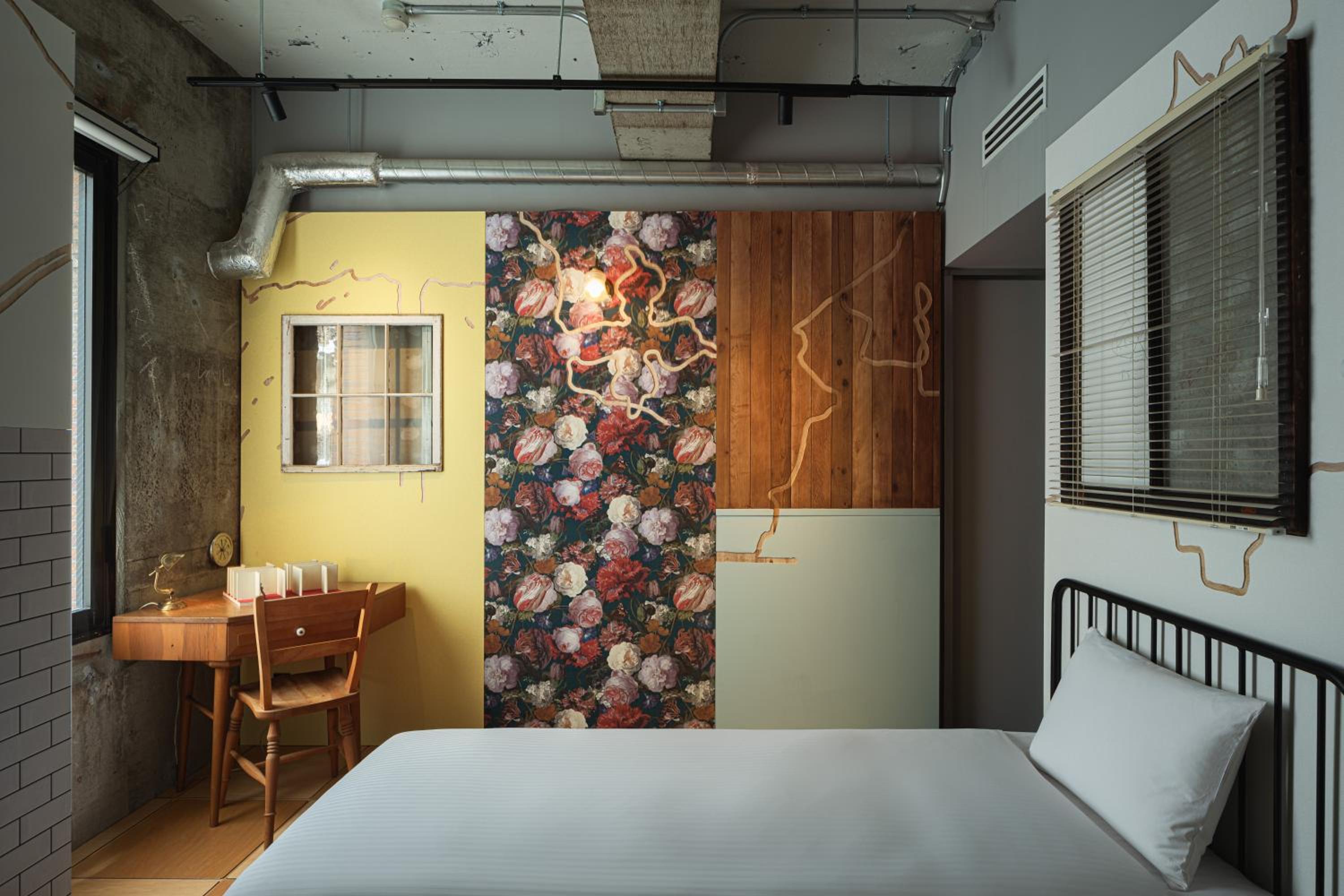 Non Smoking - Standard Twin Room - PLAY WALL/ROOM