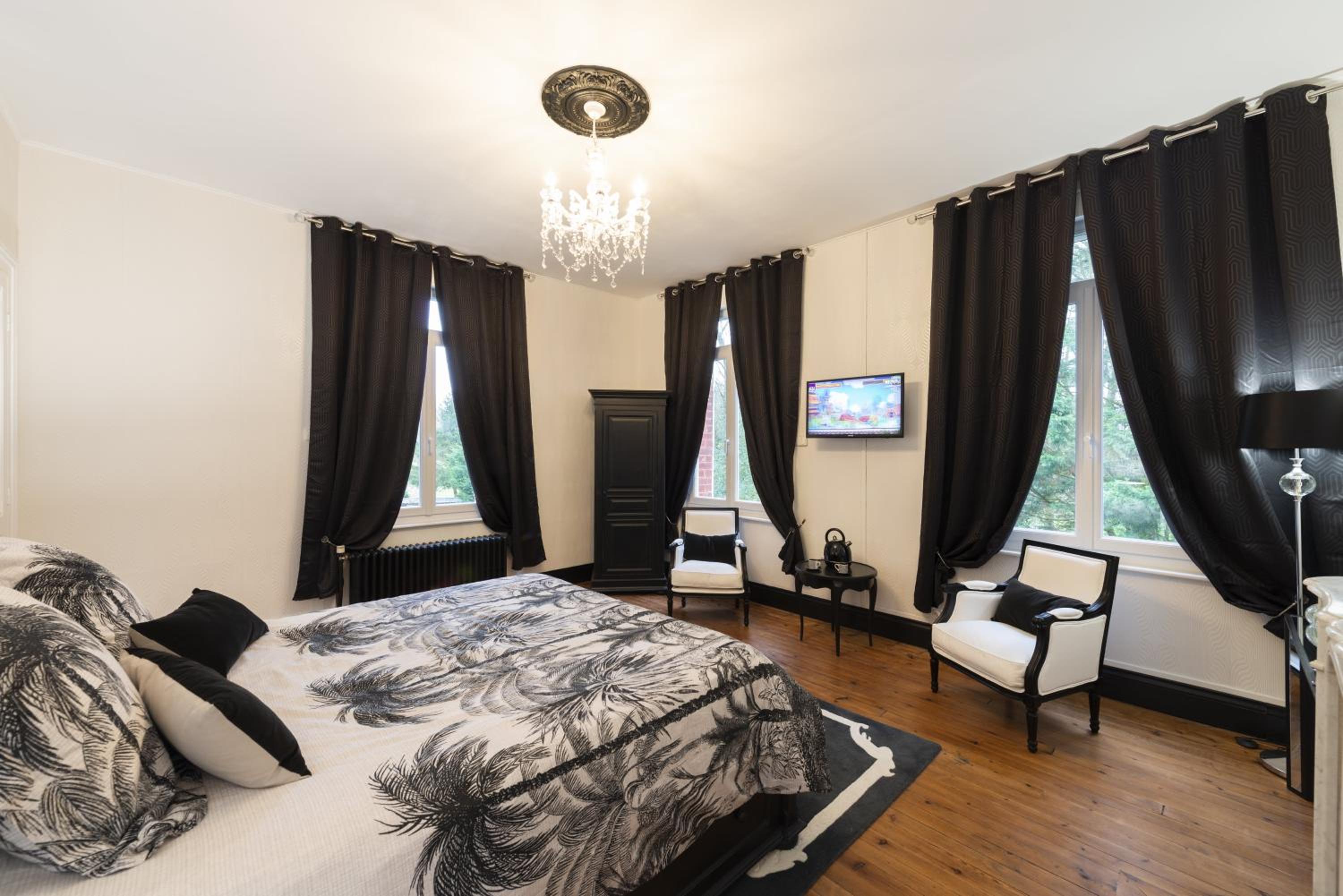 Double Room with Private External Bathroom photo 2