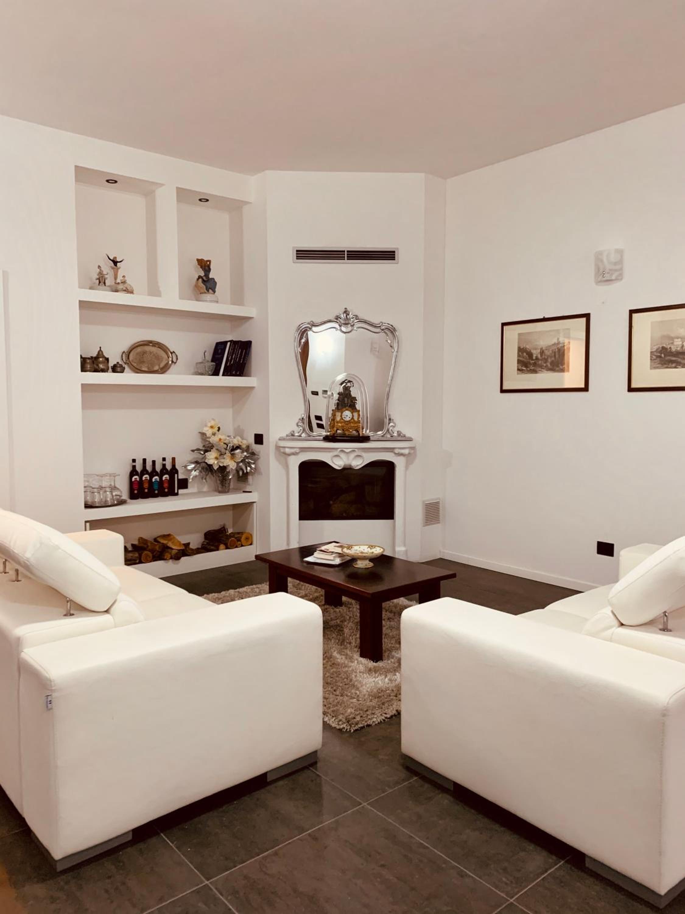 Double Room with Private Bathroom photo 1