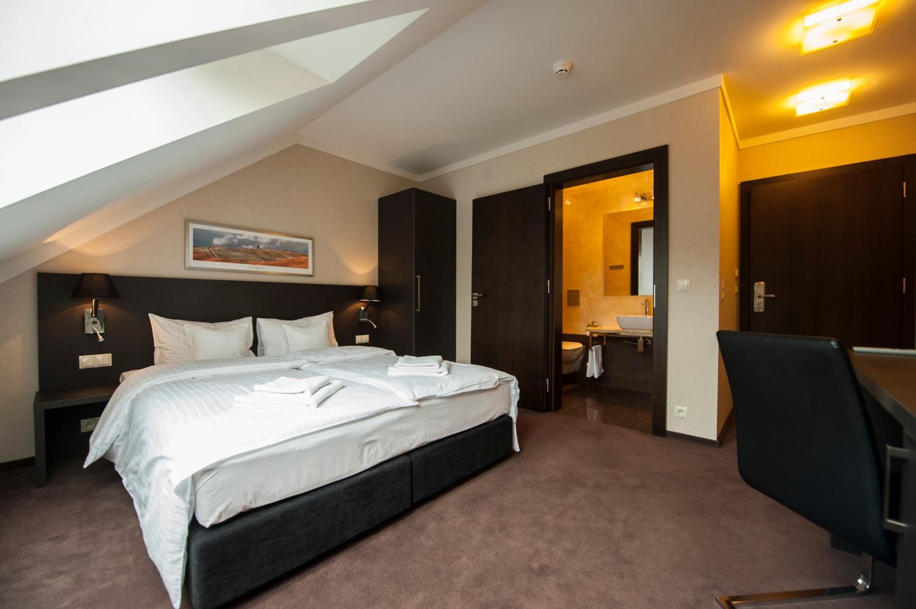 Budget Double Room - Photo 1