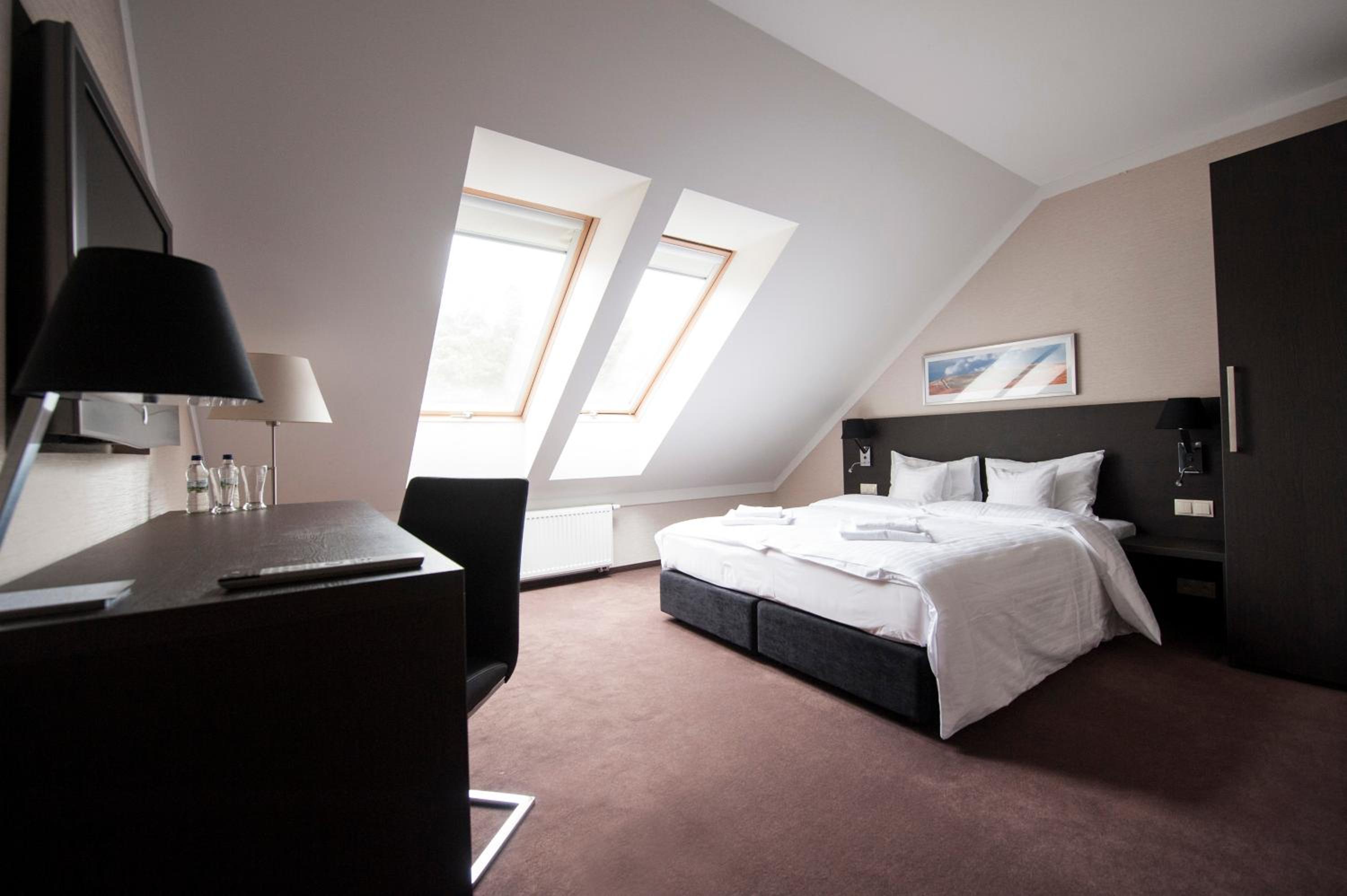 Budget Double Room - Photo 2