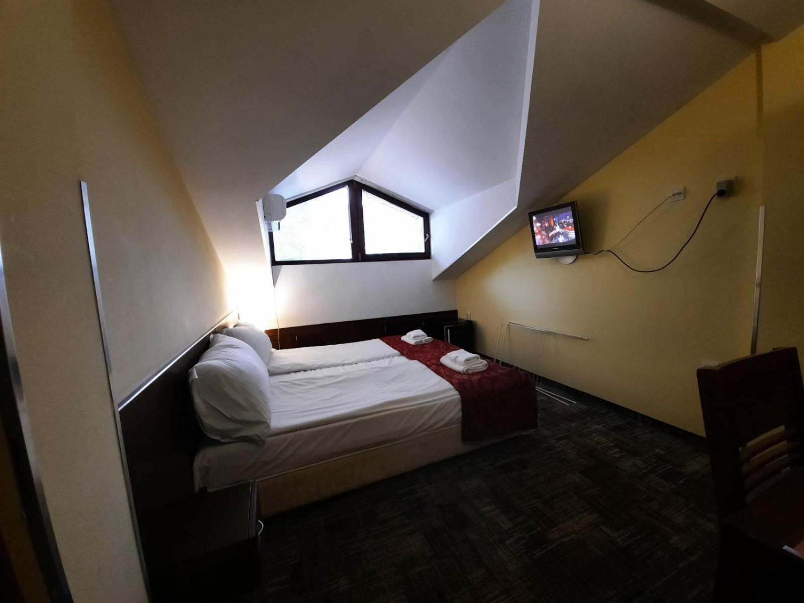 Double Room - Attic photo 1