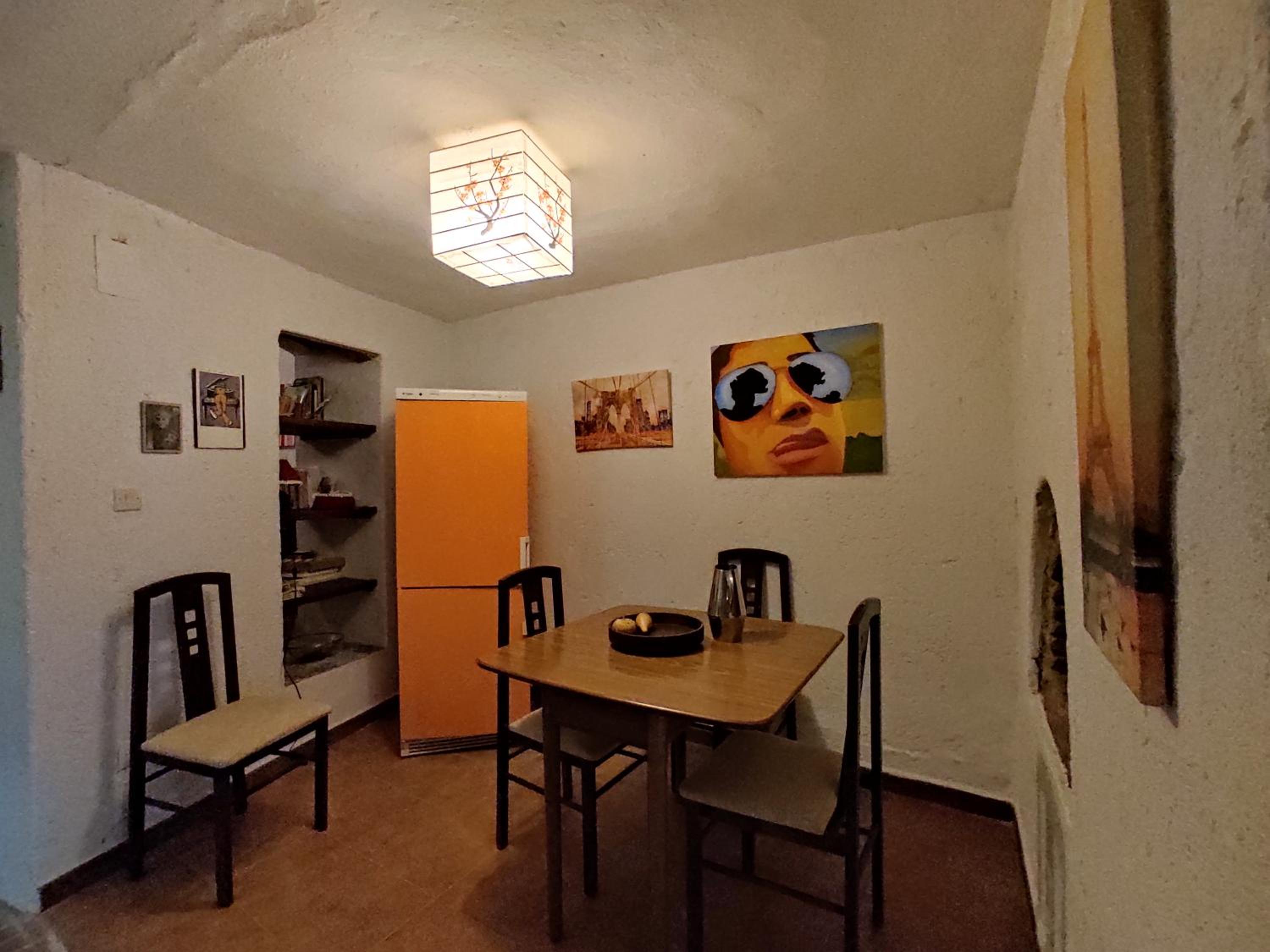 Two-Bedroom House - Photo 28